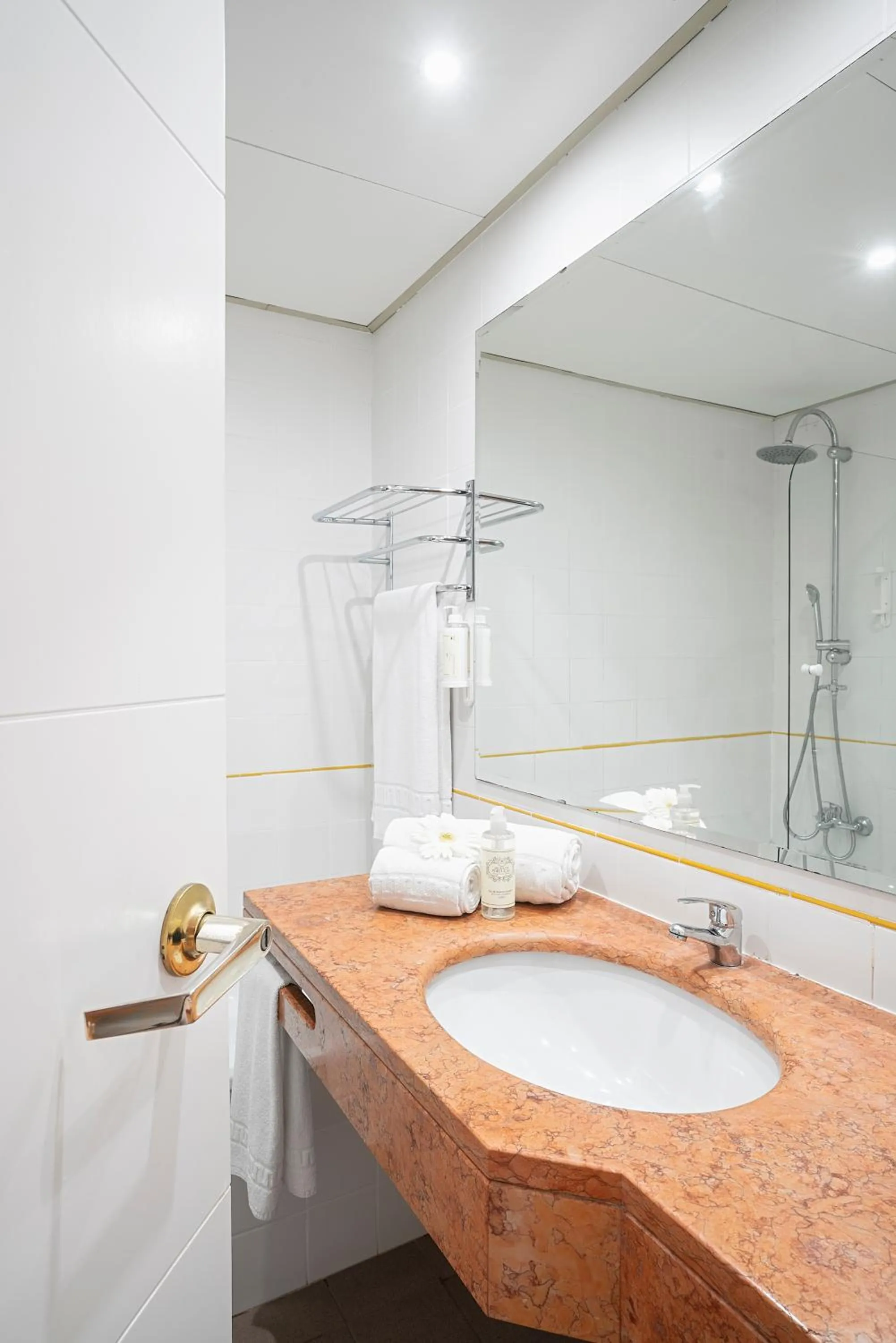 Bathroom in Hotel Amadeos - Matosinhos - Porto