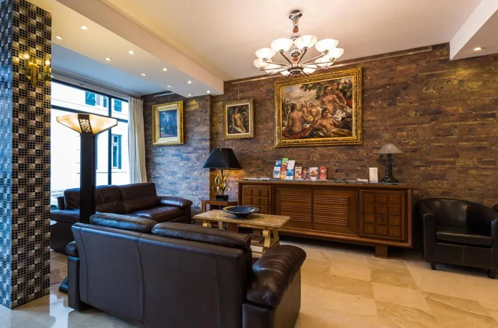 Lobby or reception in Hotel Barnetche