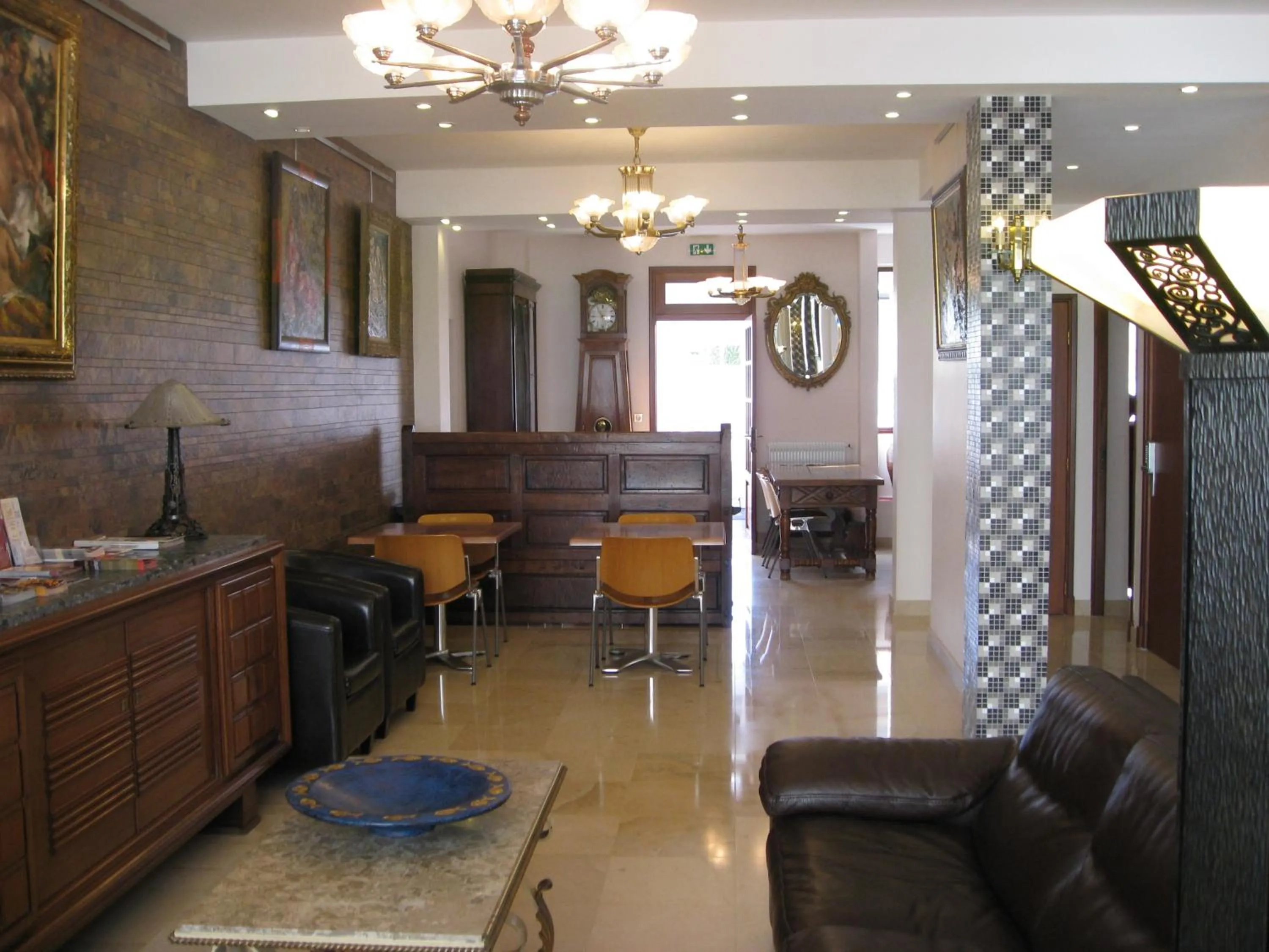 Lobby or reception in Hotel Barnetche