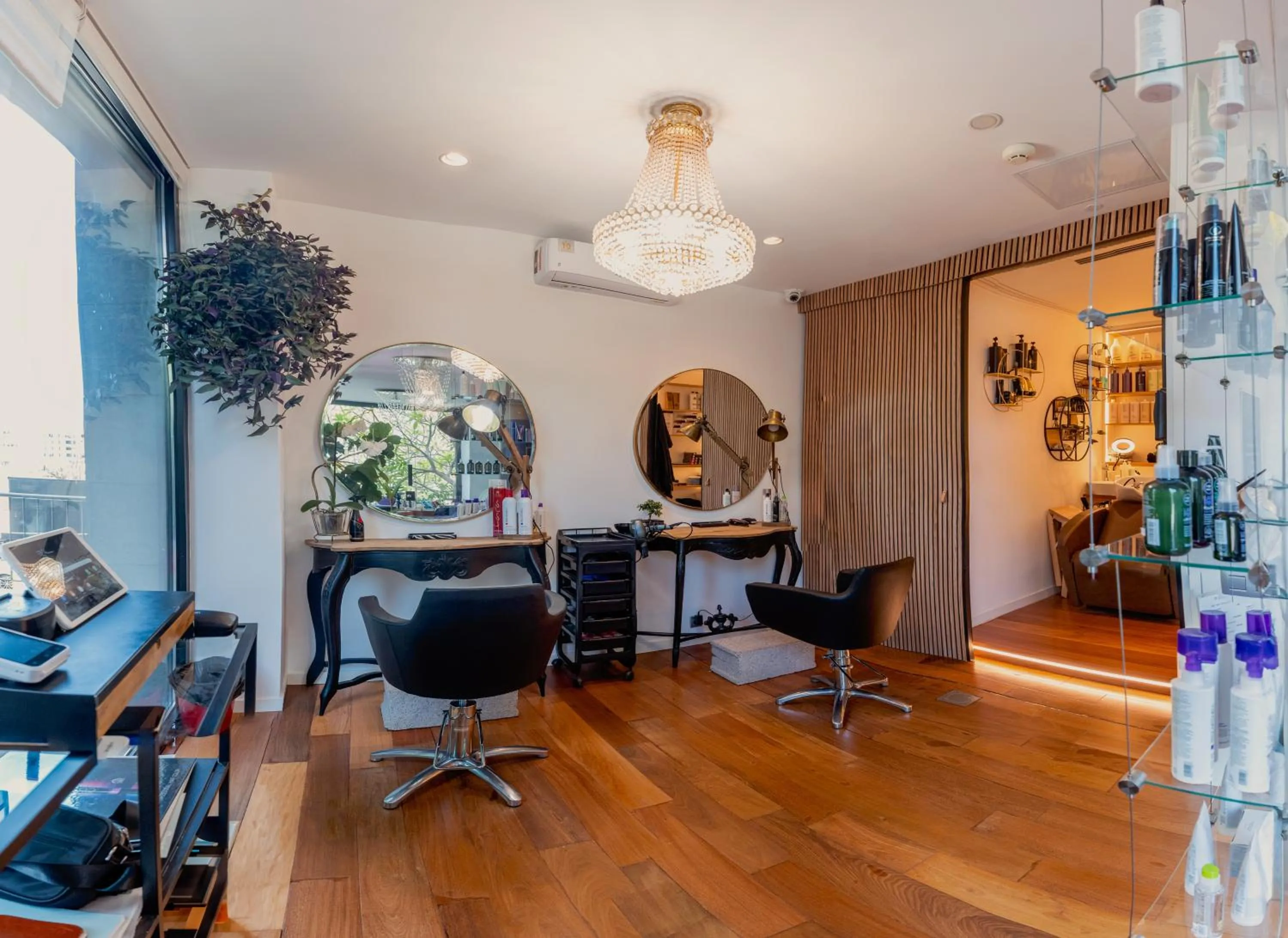hair dresser in Bohemia Suites & Spa - Adults Only