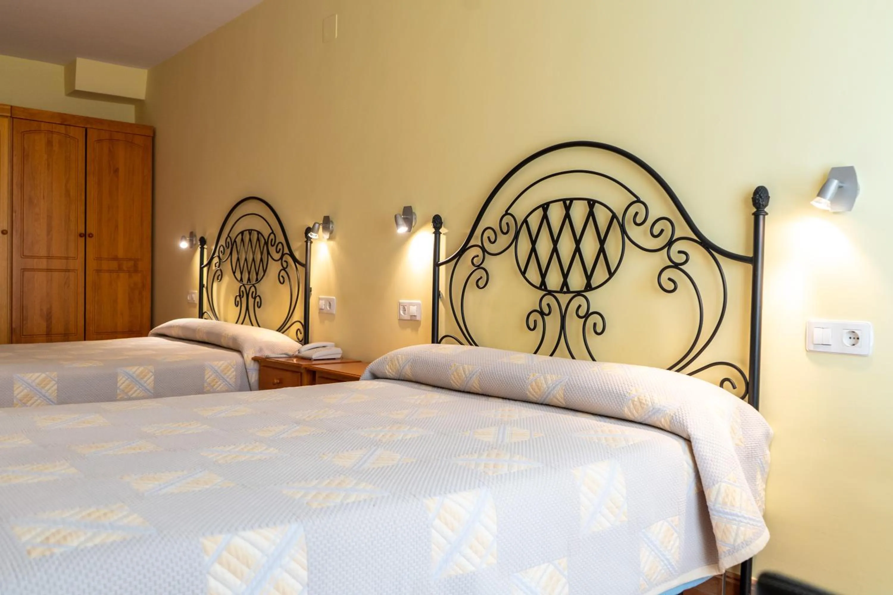 Bed in Hotel Castellote