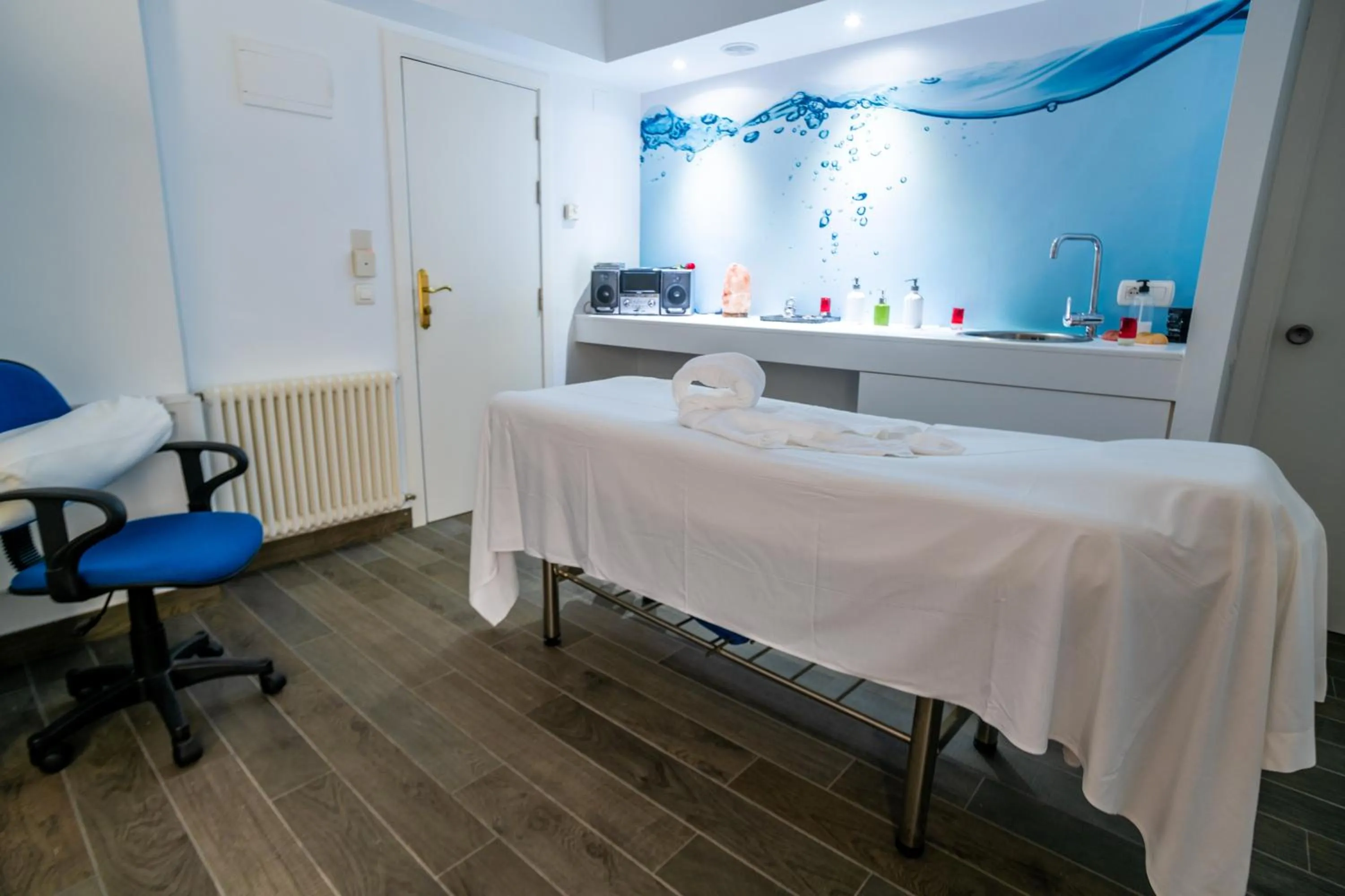 Massage, Bed in Hotel Castellote