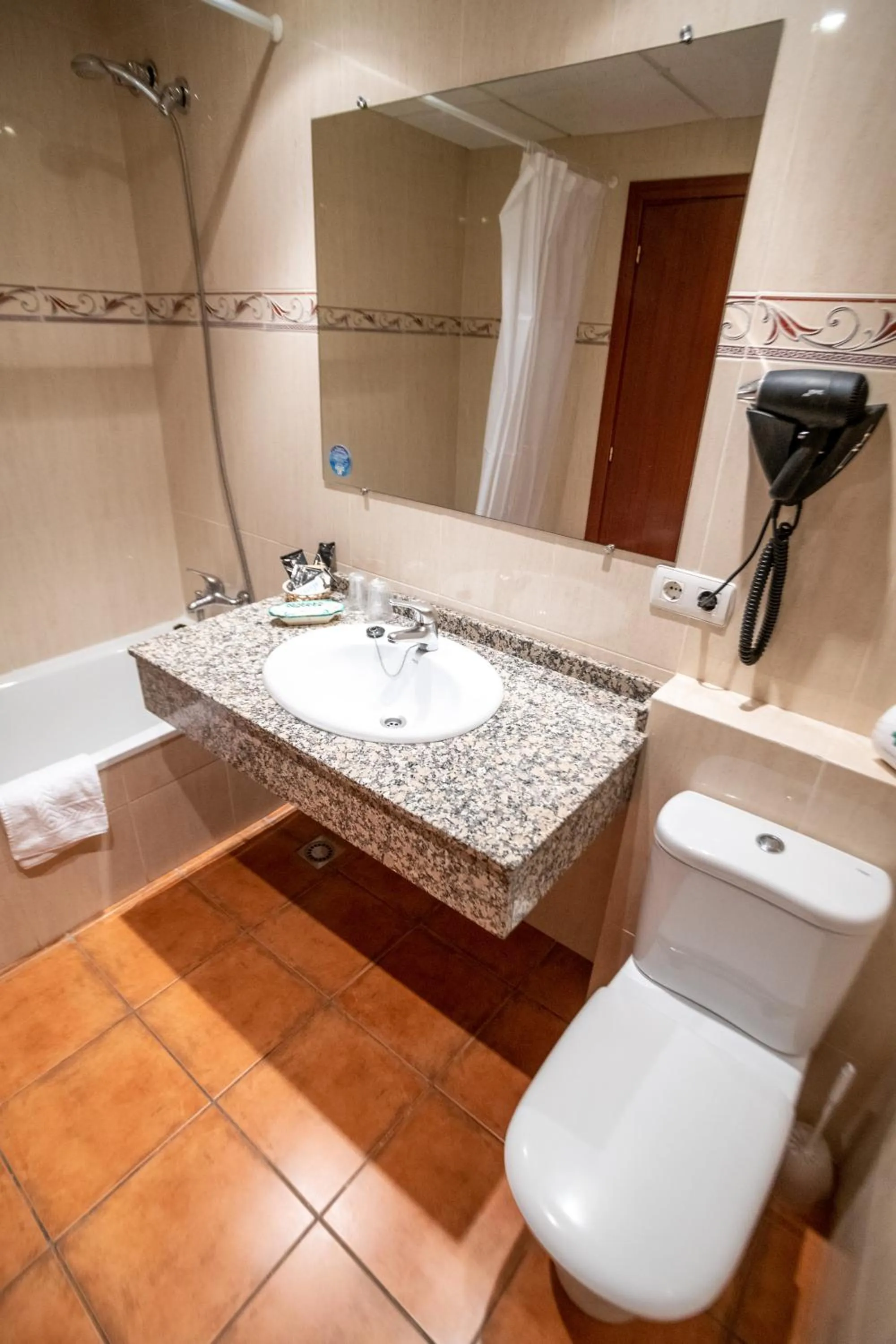 Bathroom in Hotel Castellote