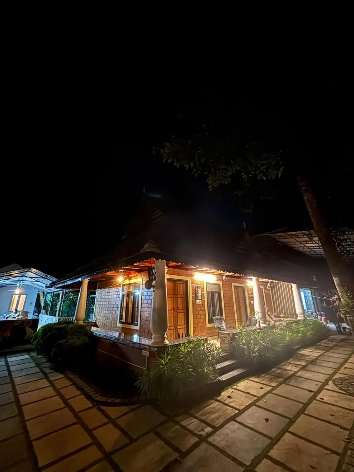 The Munroe Vibes Inn