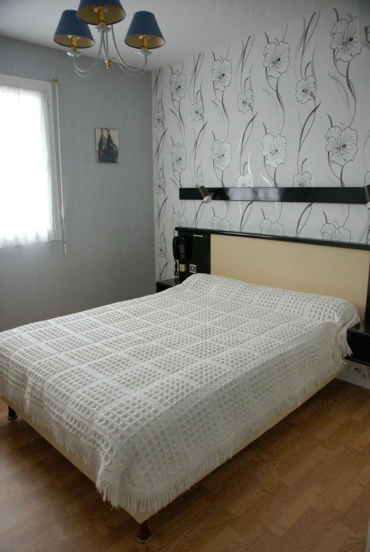 Photo of the whole room, Bed in Hotel Restaurant Le Bourgneuf