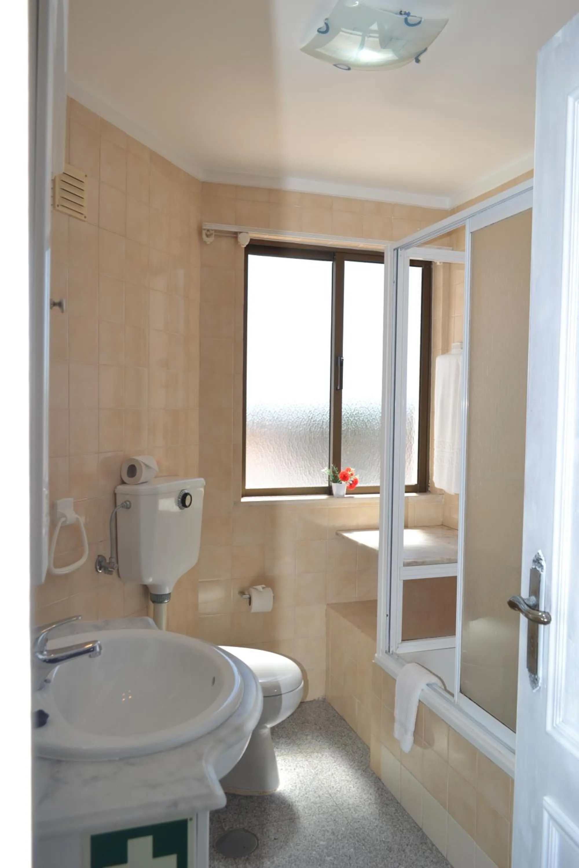 Bathroom in Algardia Marina Parque by Garvetur