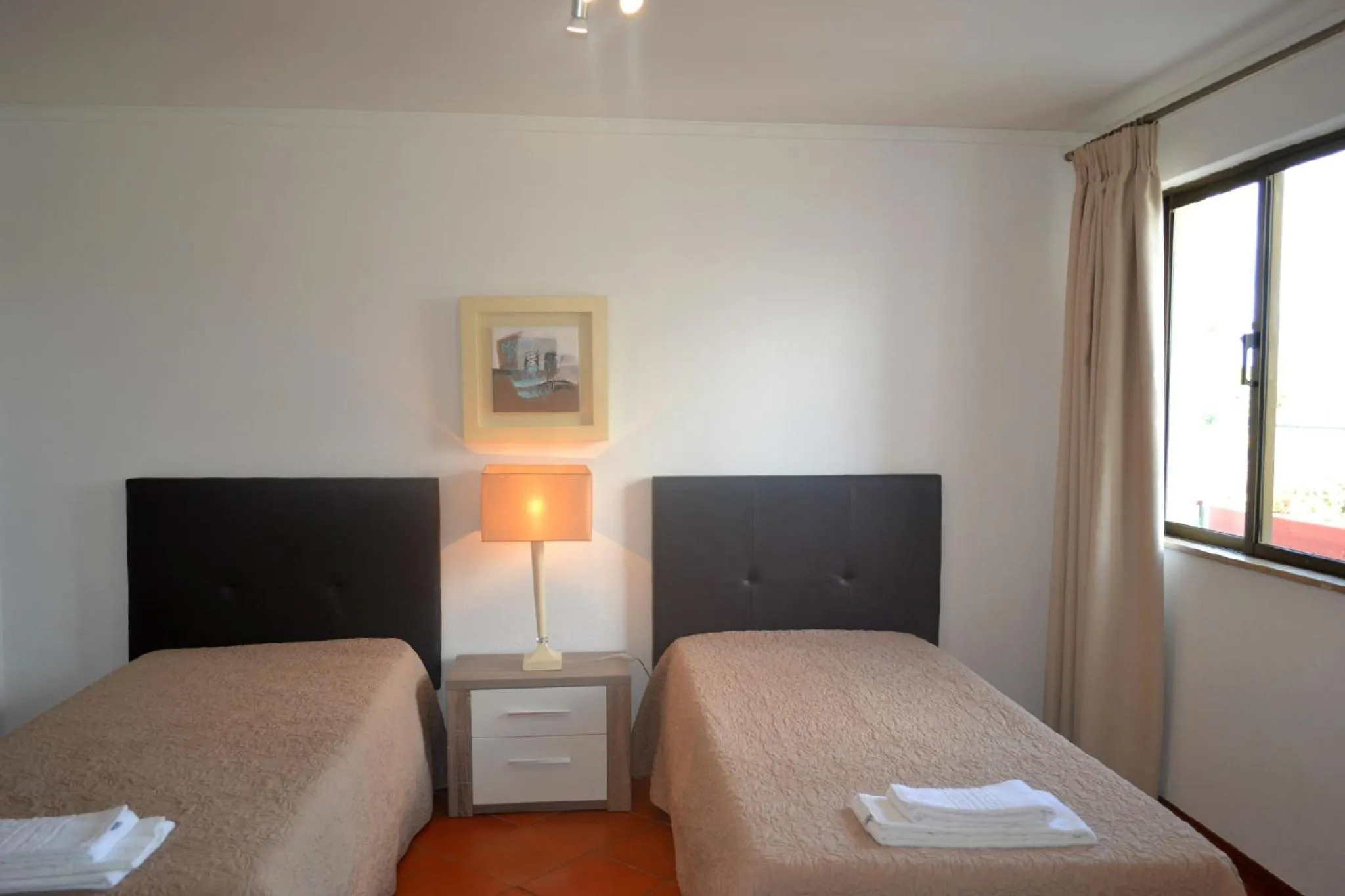 Bedroom, Bed in Algardia Marina Parque by Garvetur