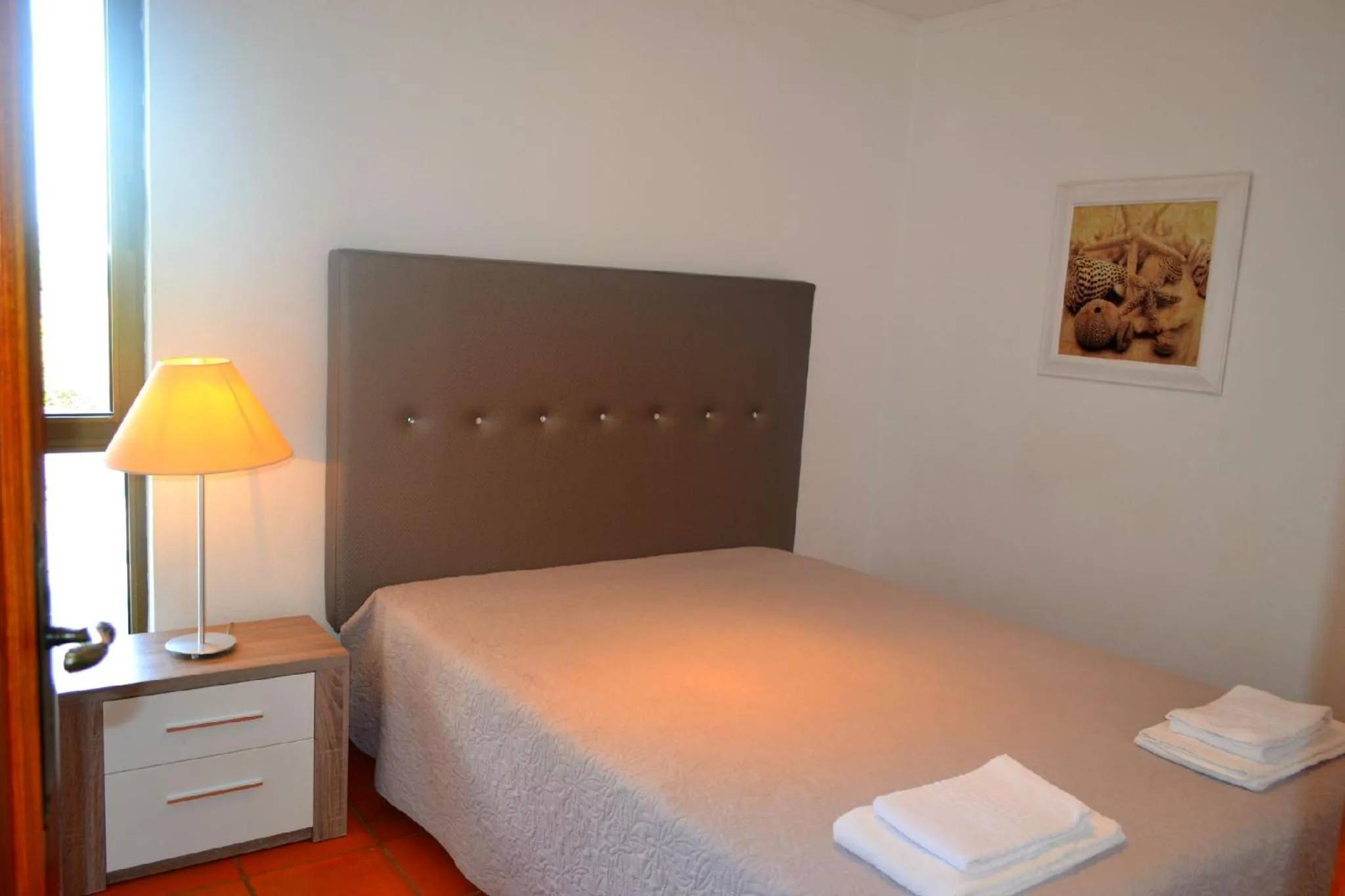 Bedroom, Bed in Algardia Marina Parque by Garvetur