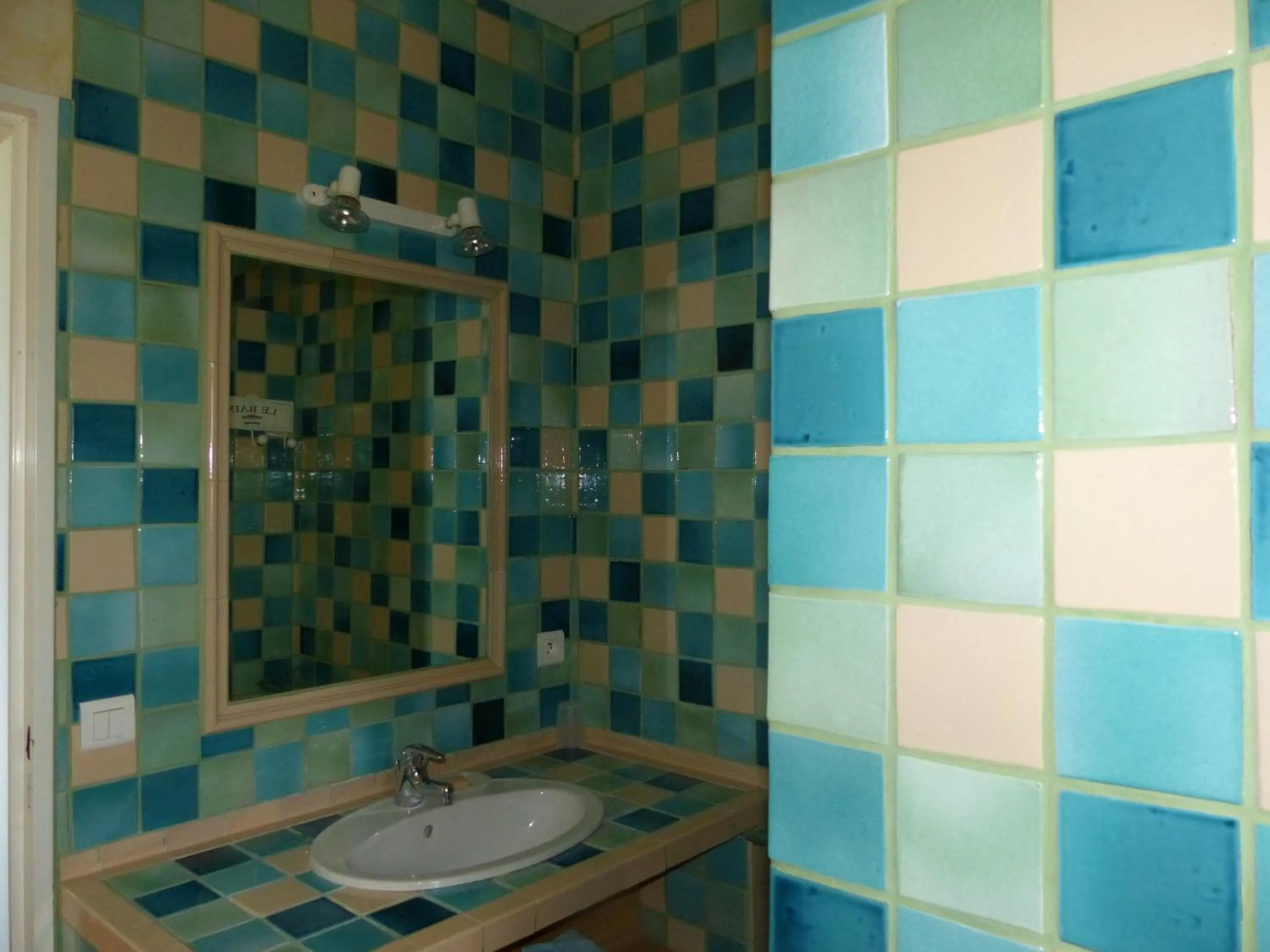 Bathroom in La Ferme du petit Ségriès Bed and Breakfast