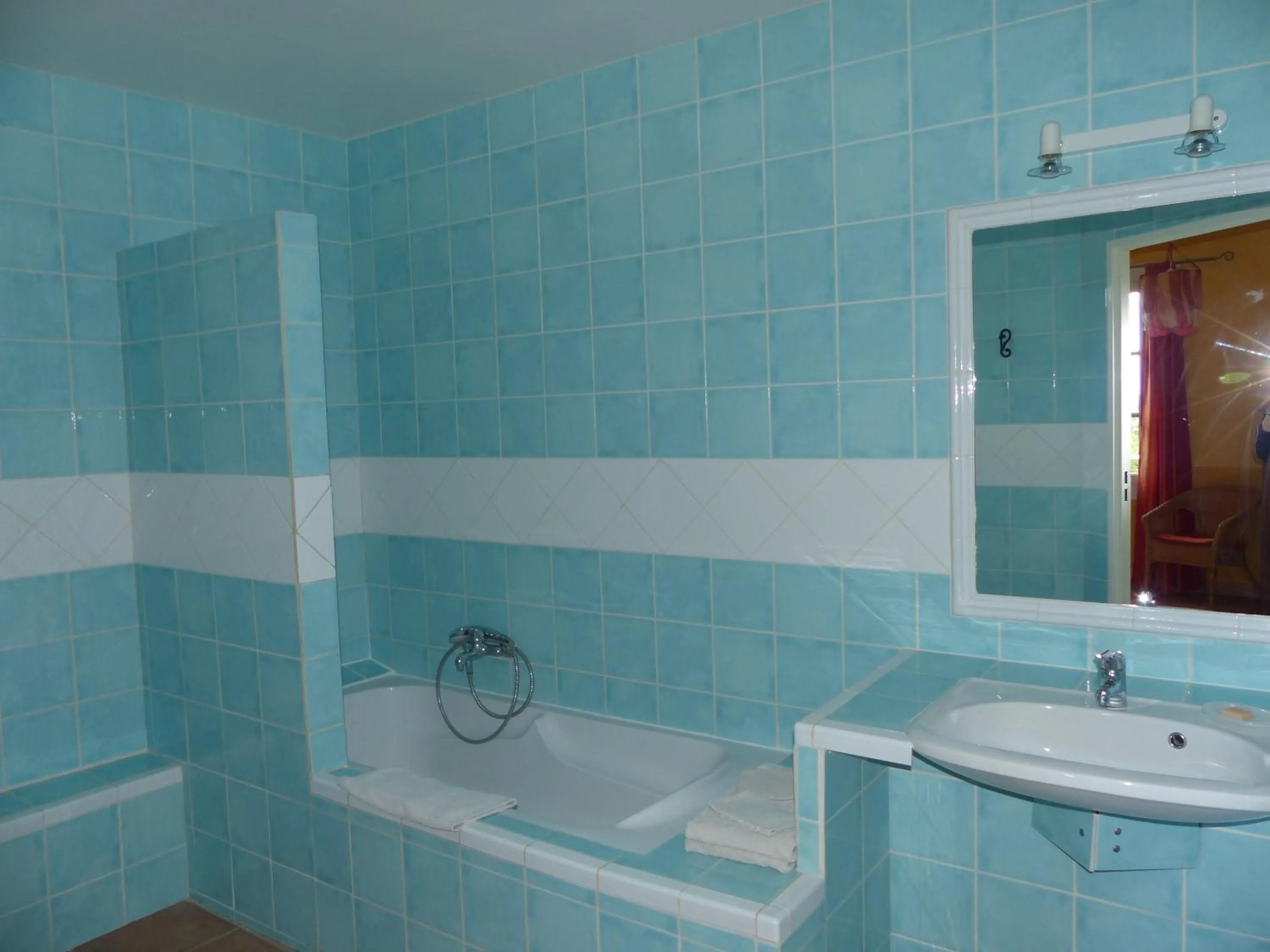 Bathroom in La Ferme du petit Ségriès Bed and Breakfast