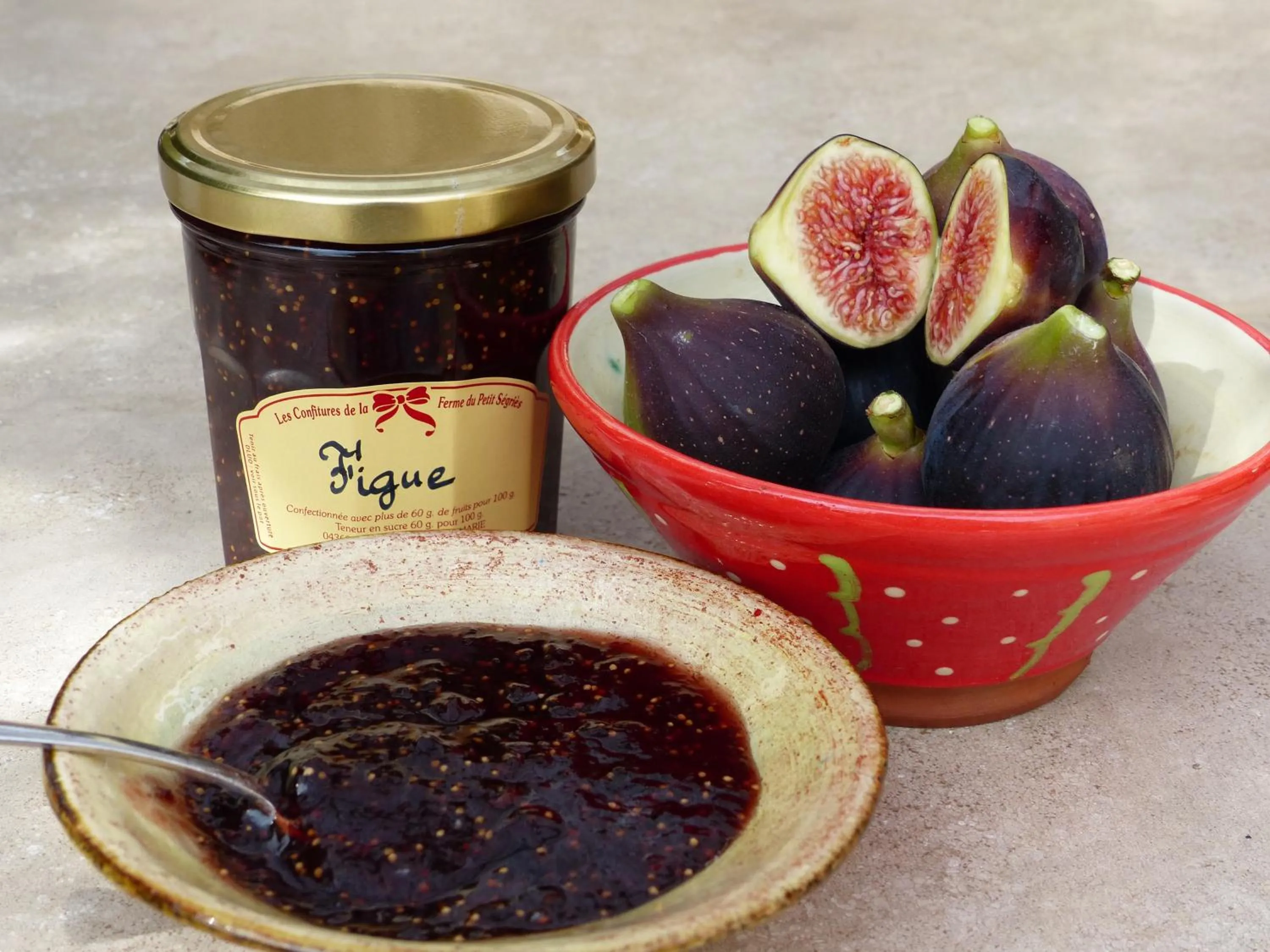 Buffet breakfast in La Ferme du petit Ségriès Bed and Breakfast