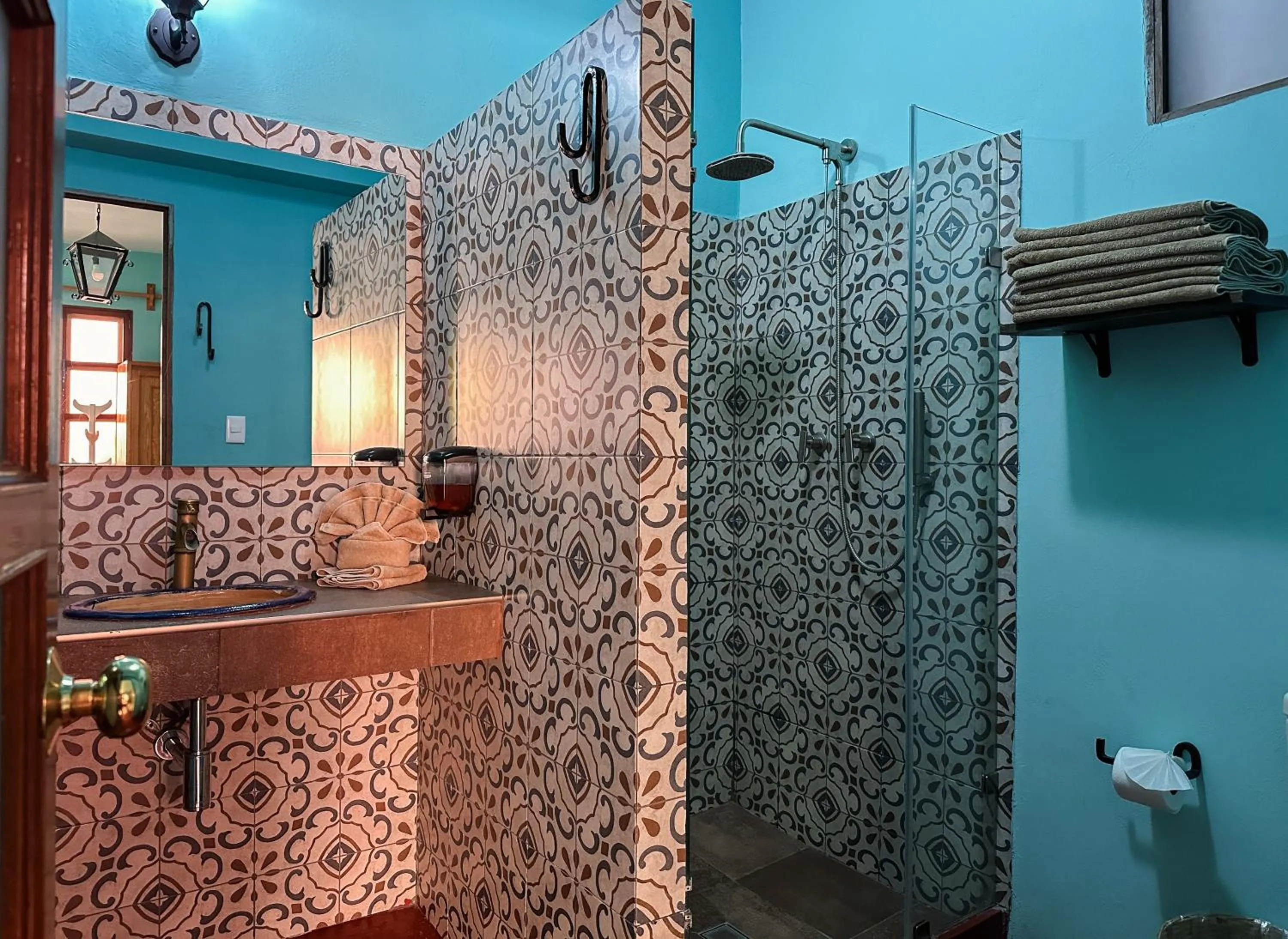 Shower in Hotel Las Golondrinas