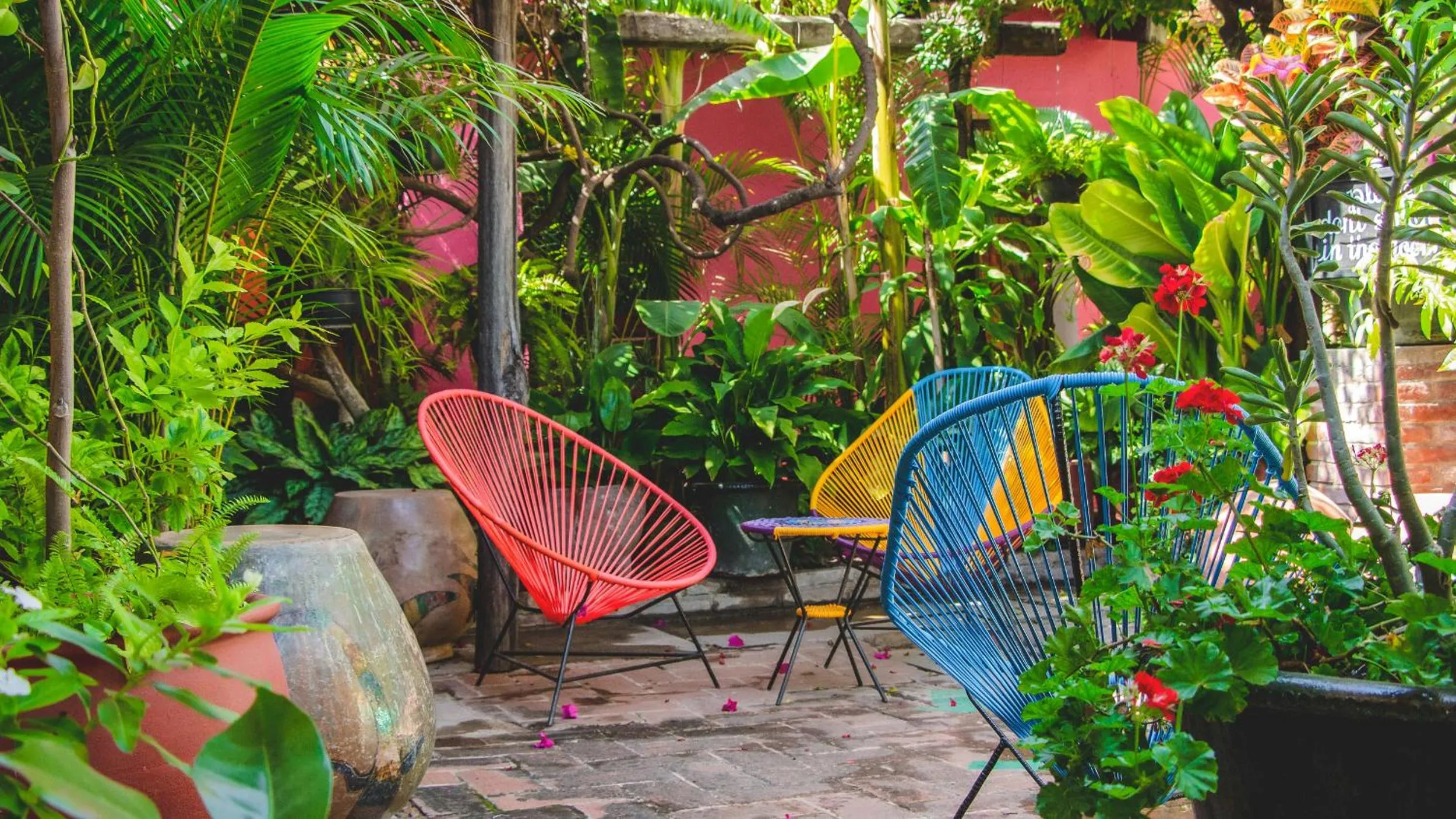 Patio in Hotel Las Golondrinas