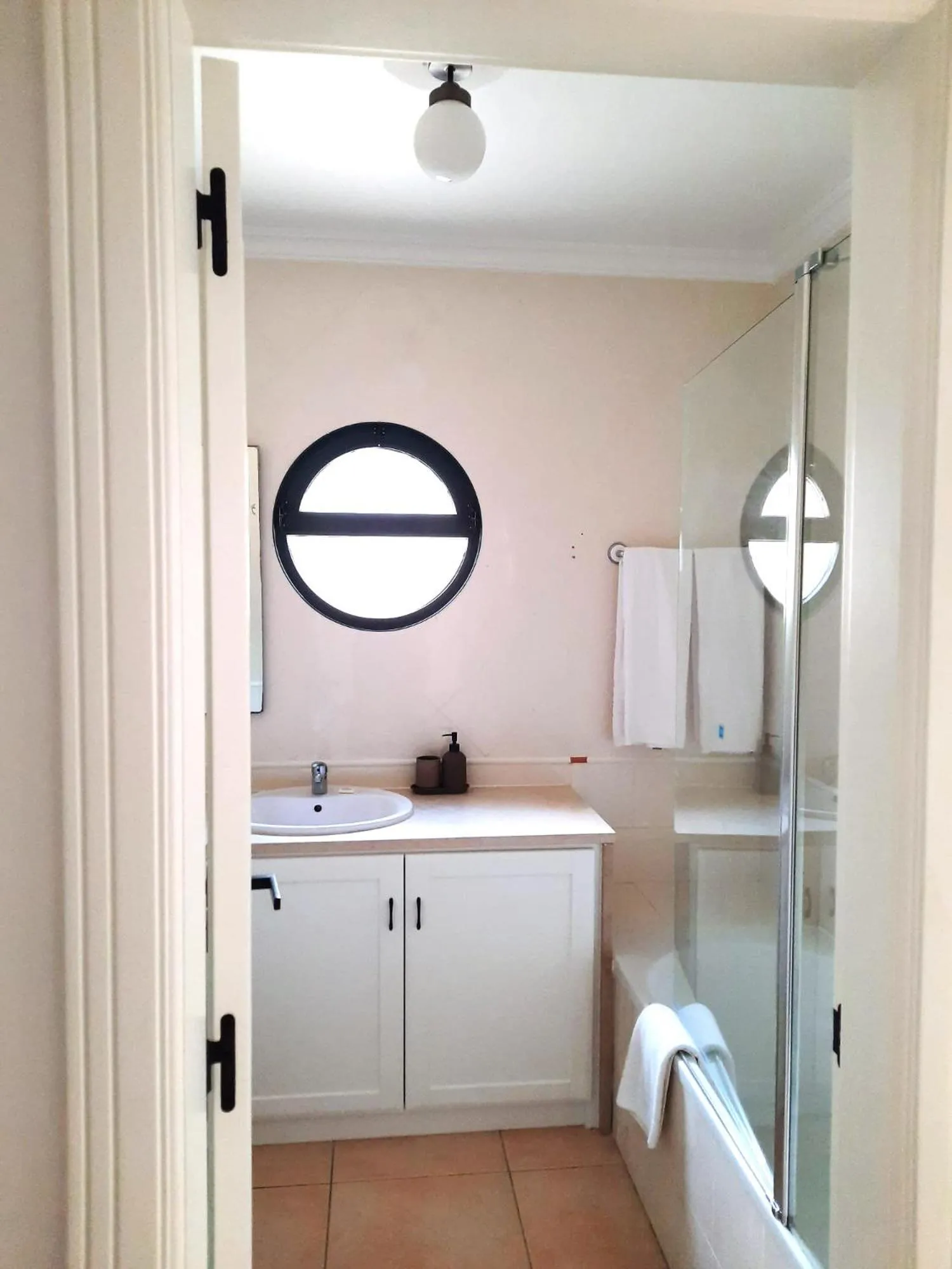 Bathroom in Eden Vilage by Garvetur