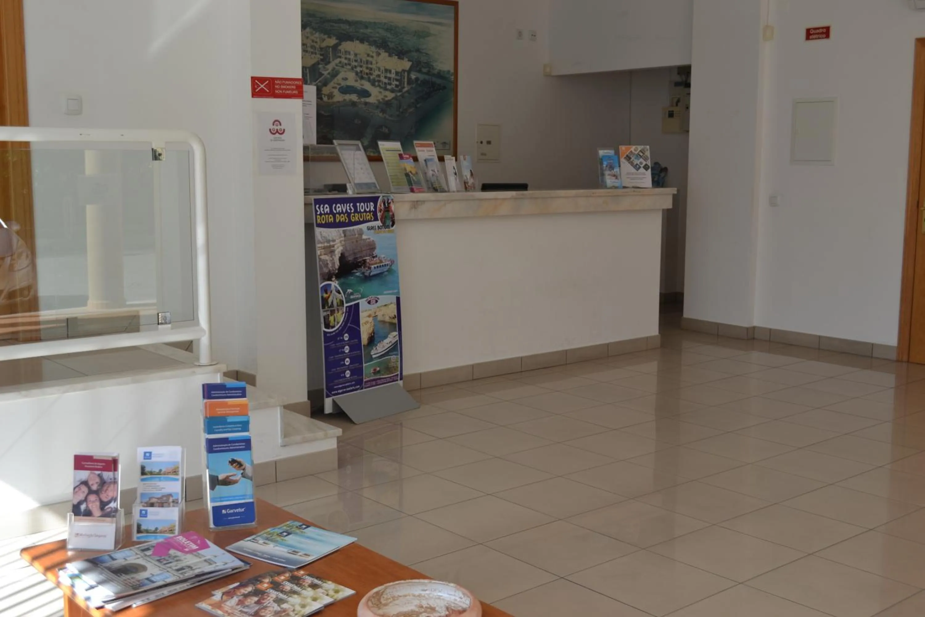 Lobby or reception, Lobby/Reception in Eden Vilage by Garvetur