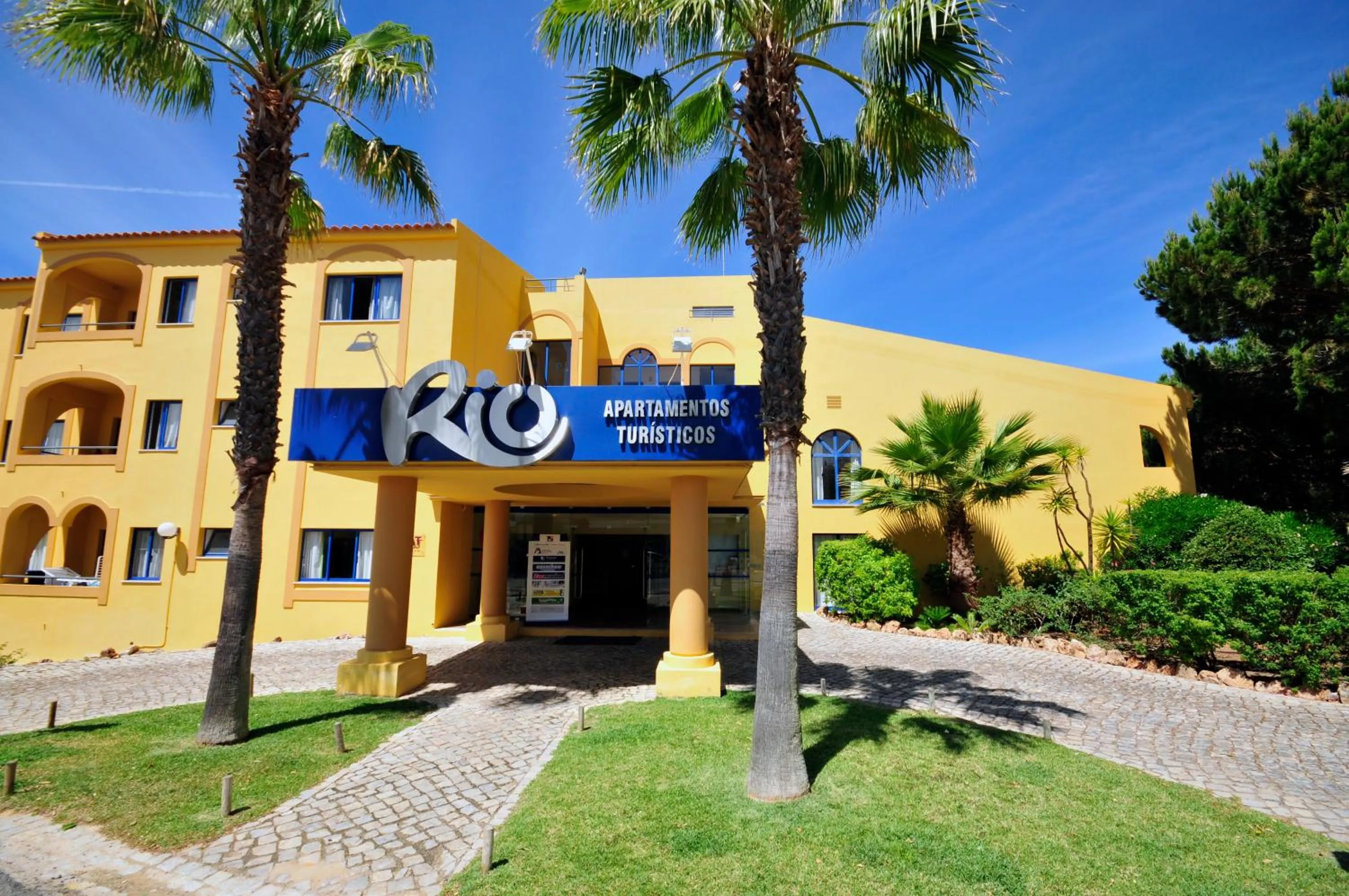 Property building in Rio by Garvetur