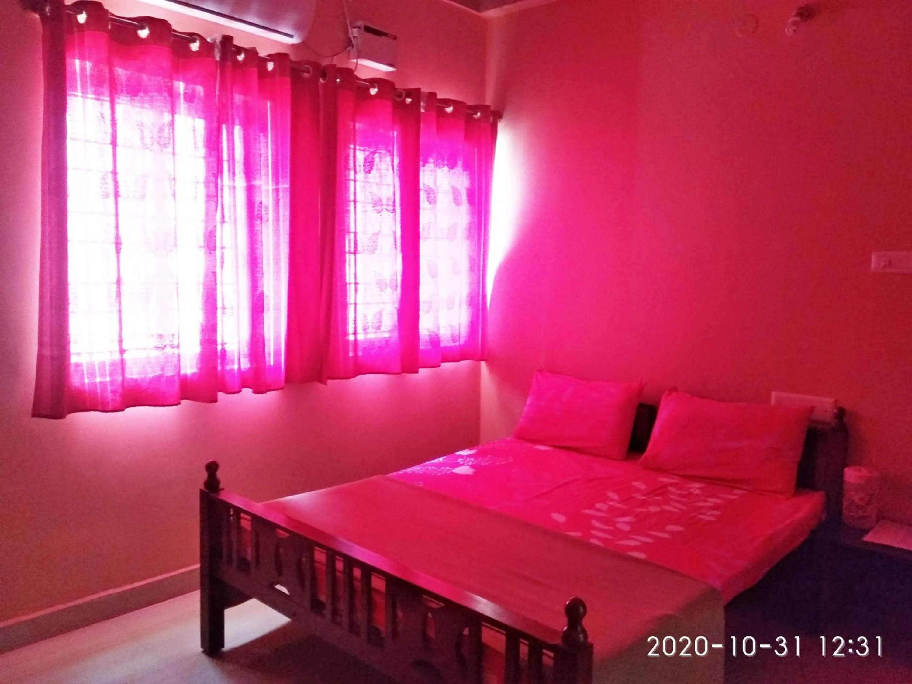 Aruvi Hotel