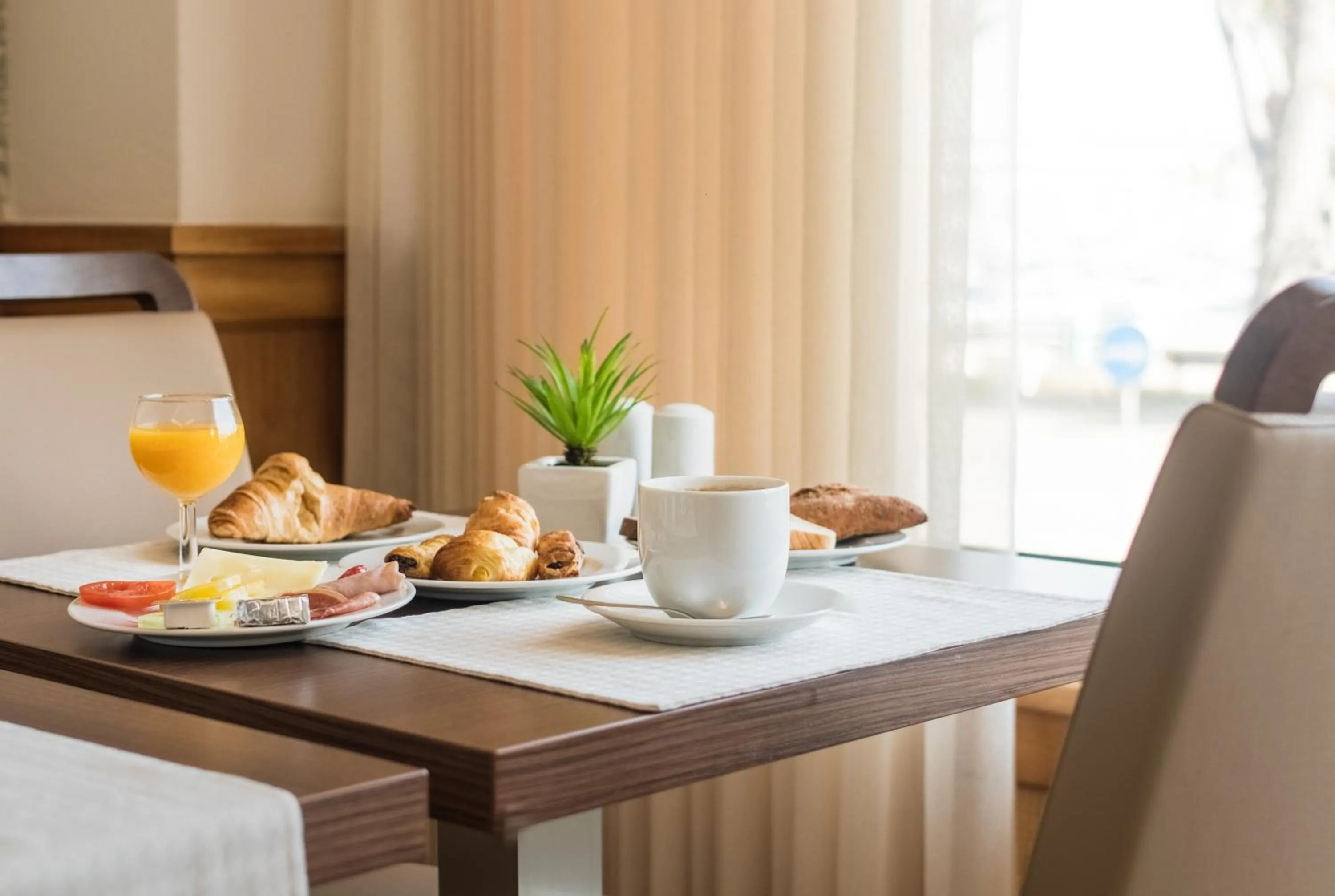 Buffet breakfast in Hotel Marina Rio