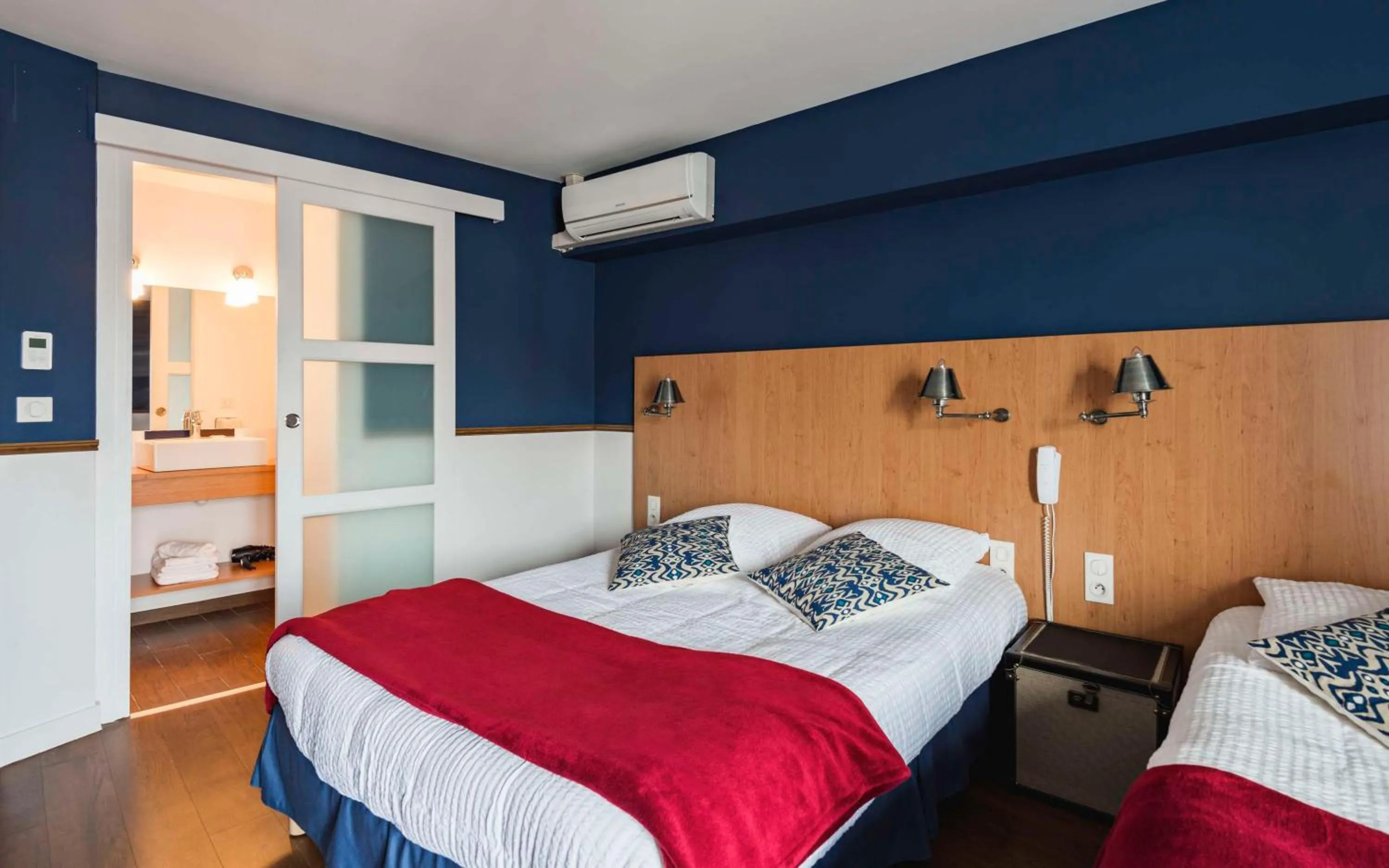 Bedroom, Bed in Brit Hotel de Paris Saint-Jean-de-Luz