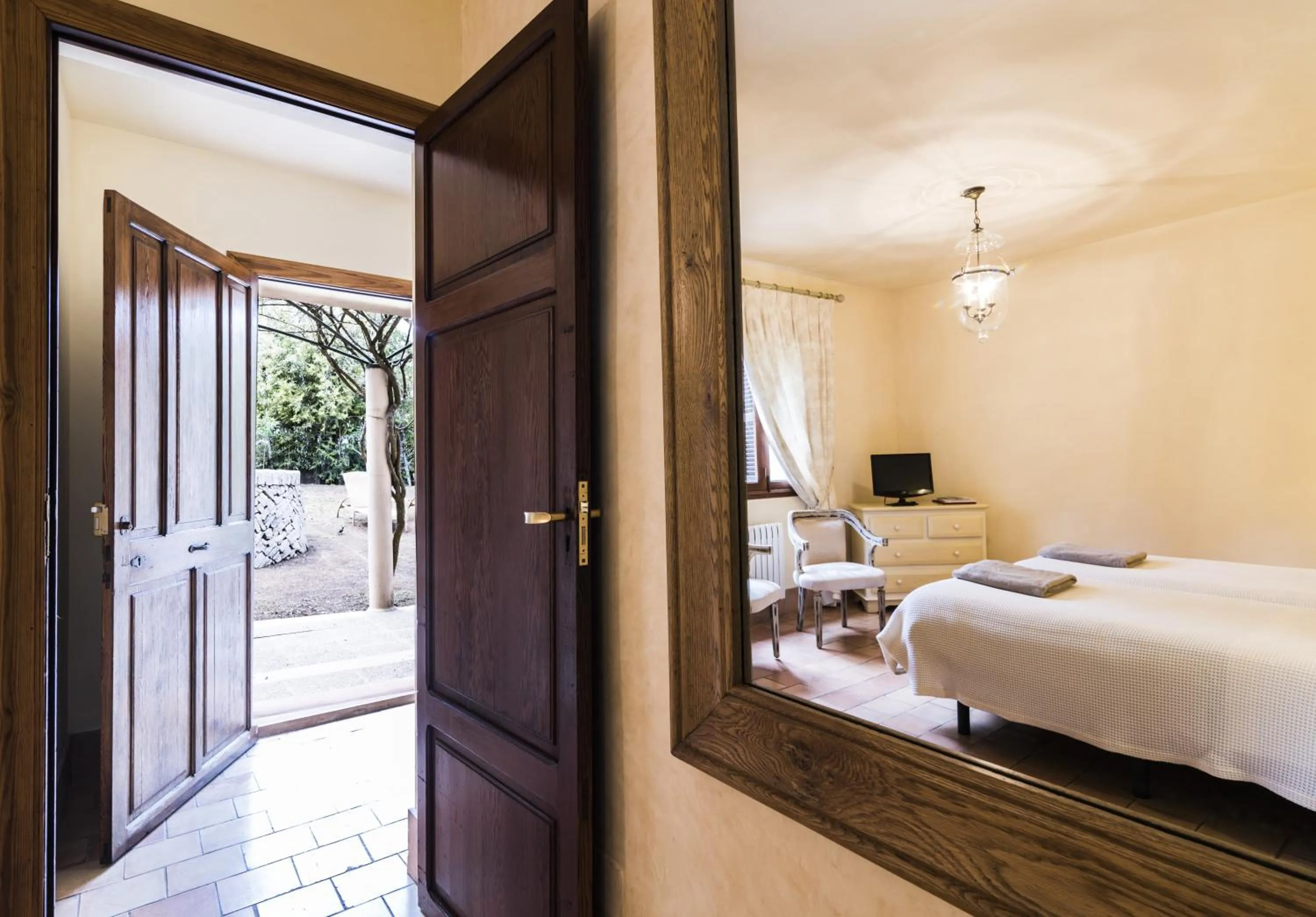 Bed in Aumallia Hotel & Spa