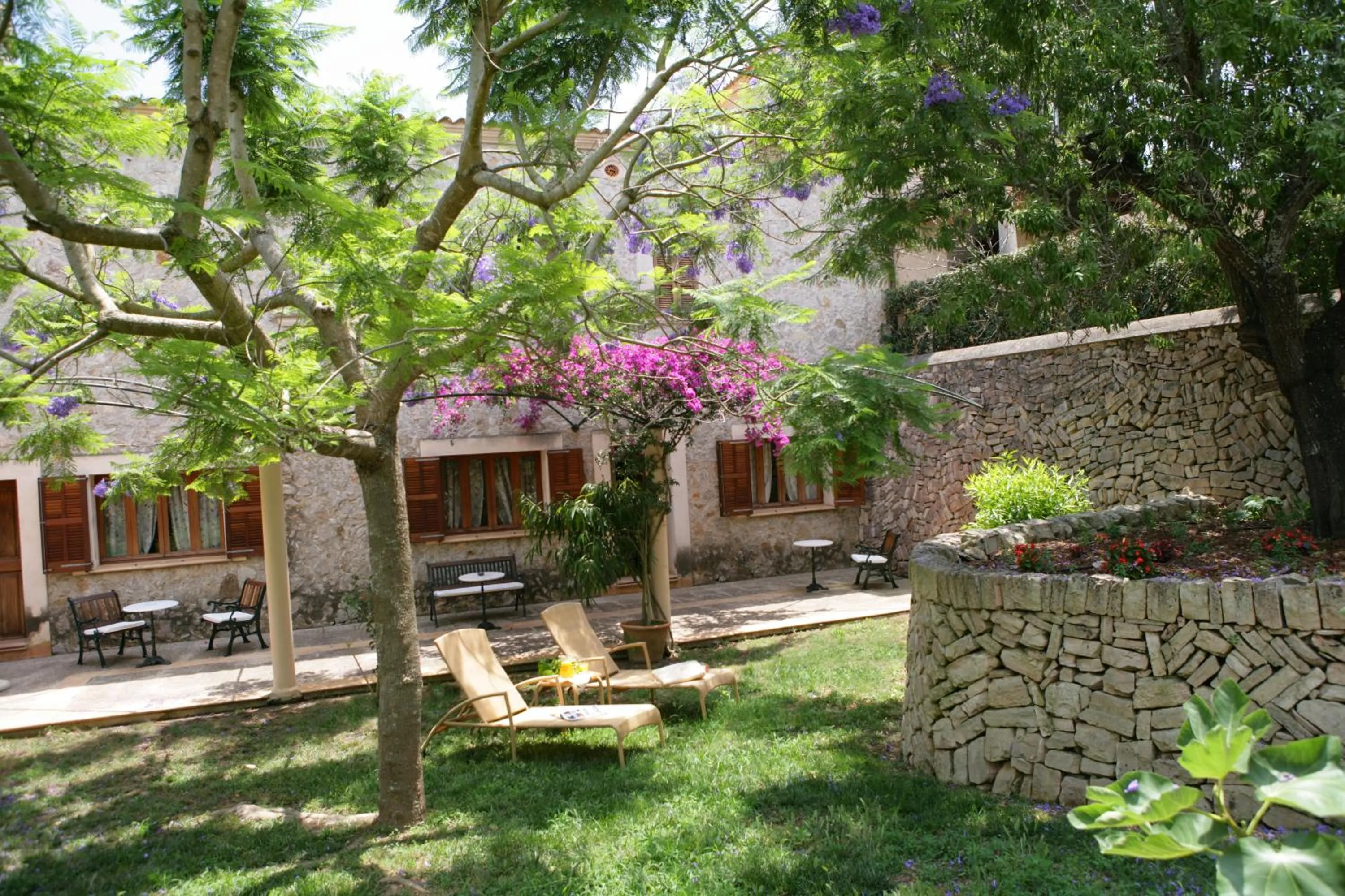 Garden in Aumallia Hotel & Spa