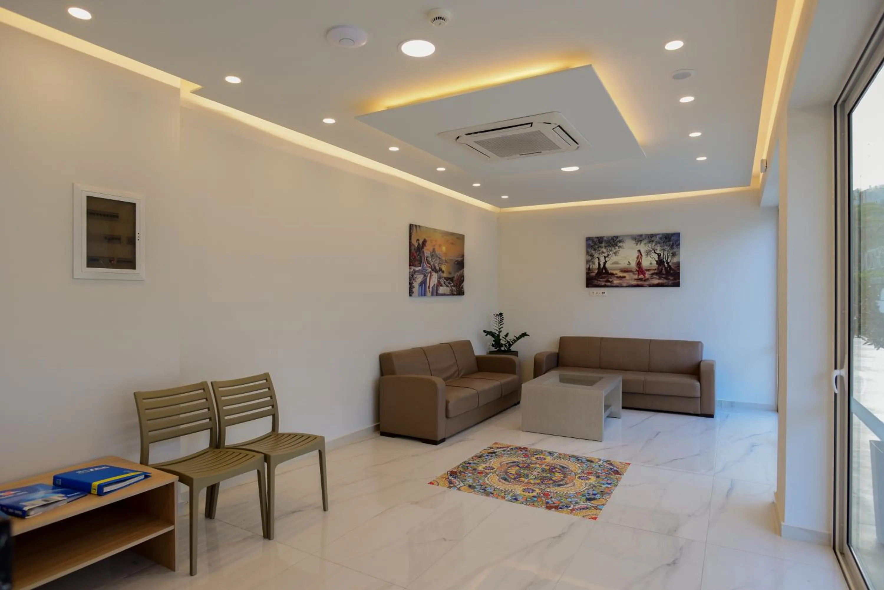 Seating area in Blue Horizon Apartments