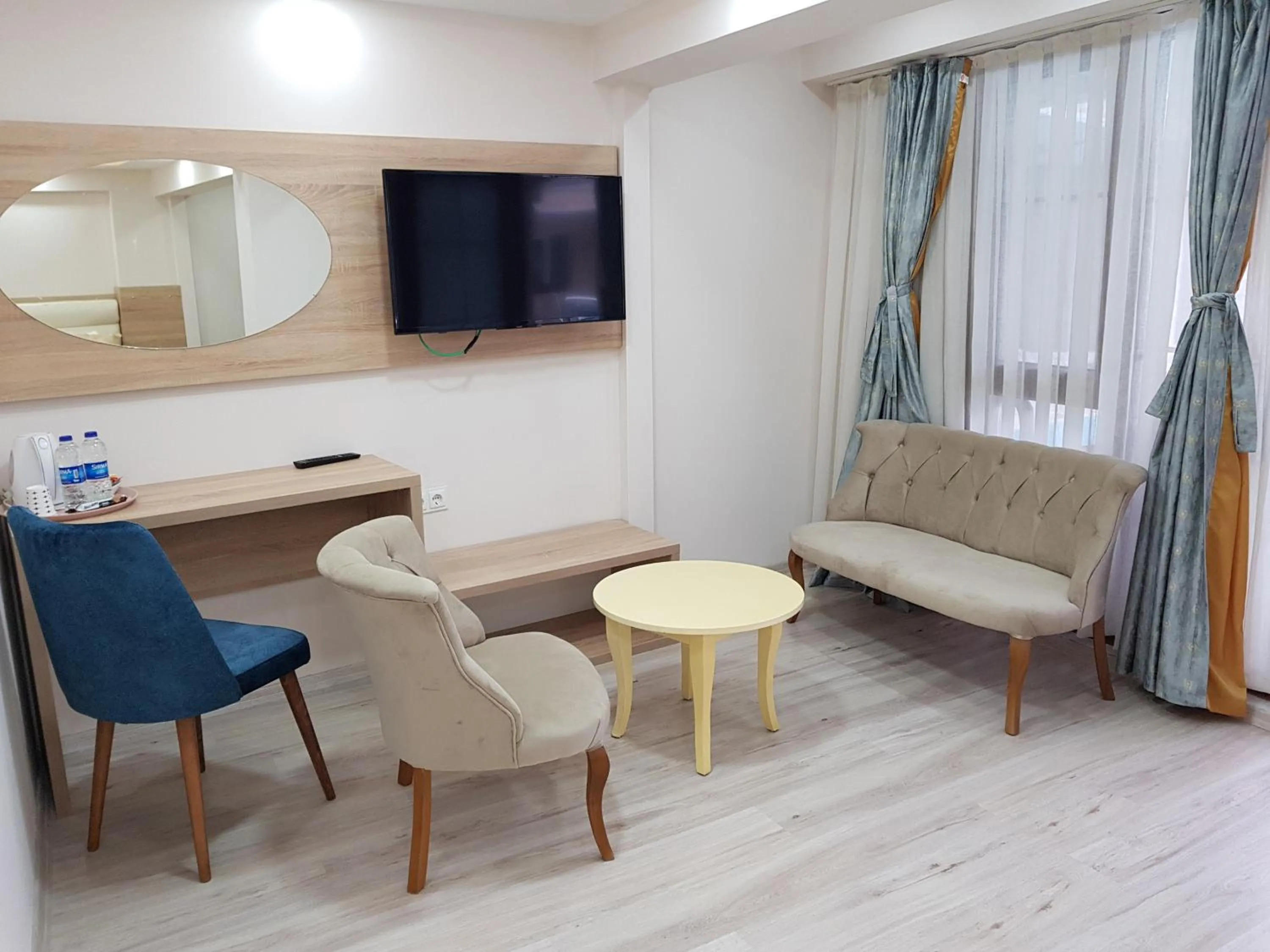 Communal lounge/ TV room in Alida Hotel Pamukkale