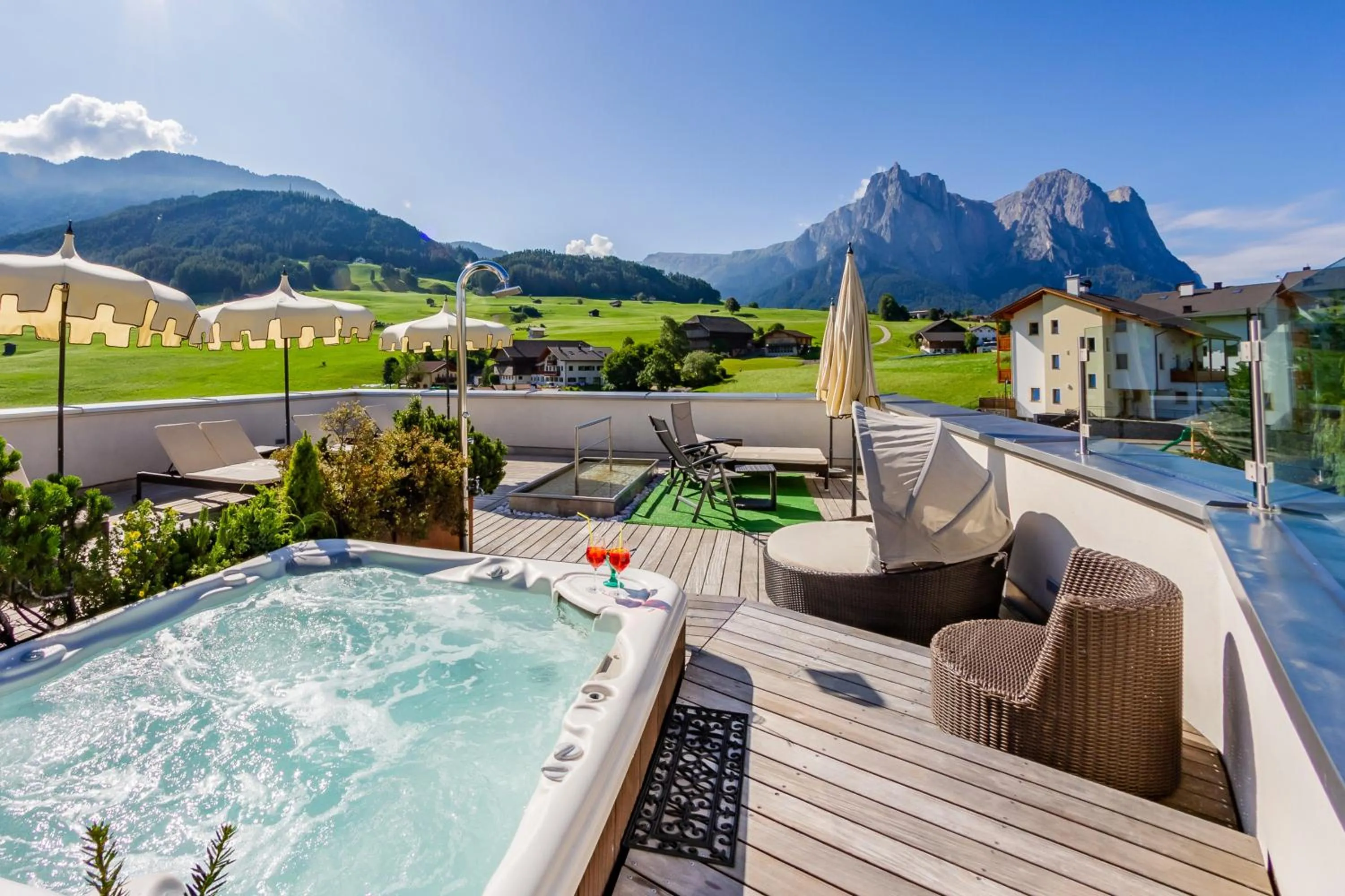 Hot Tub in Hotel Castel Oswald von Wolkenstein