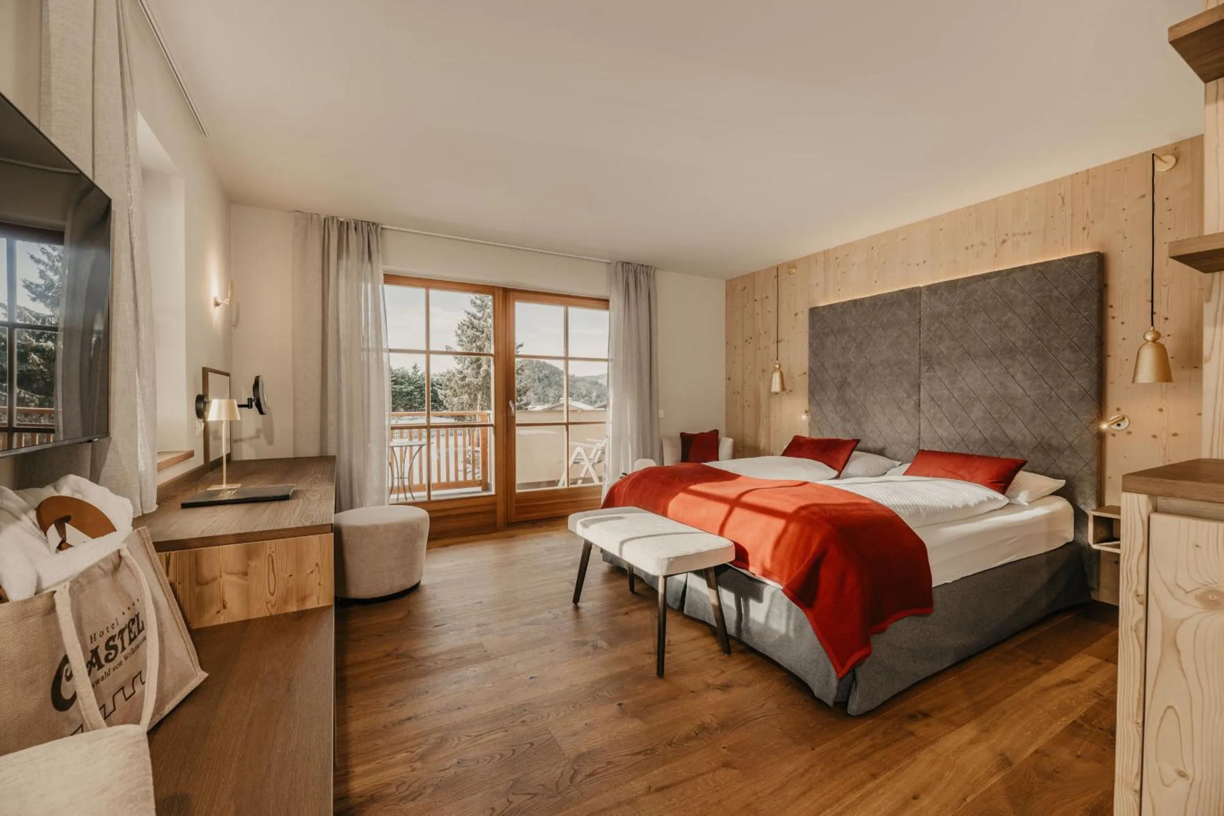 Photo of the whole room, Bed in Hotel Castel Oswald von Wolkenstein