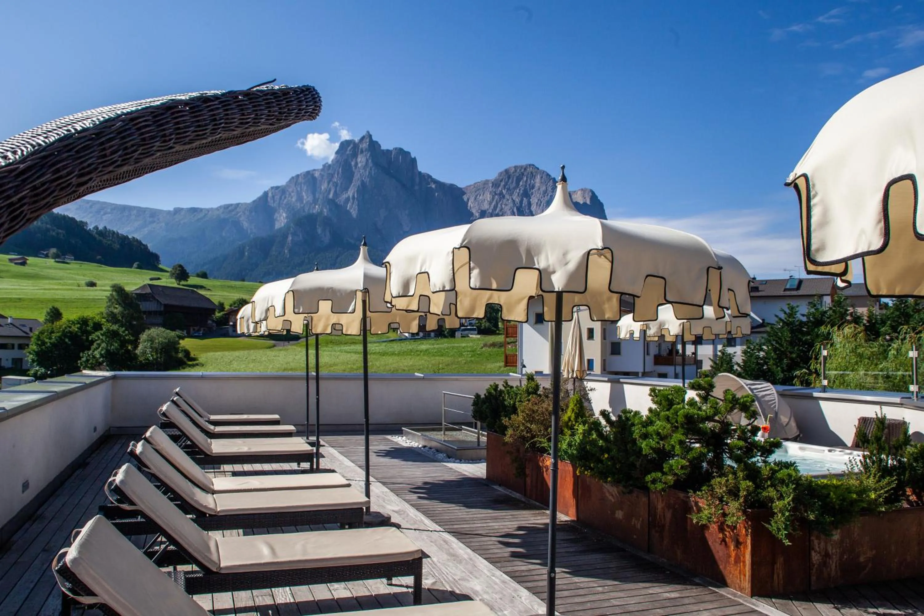 Hot Tub in Hotel Castel Oswald von Wolkenstein