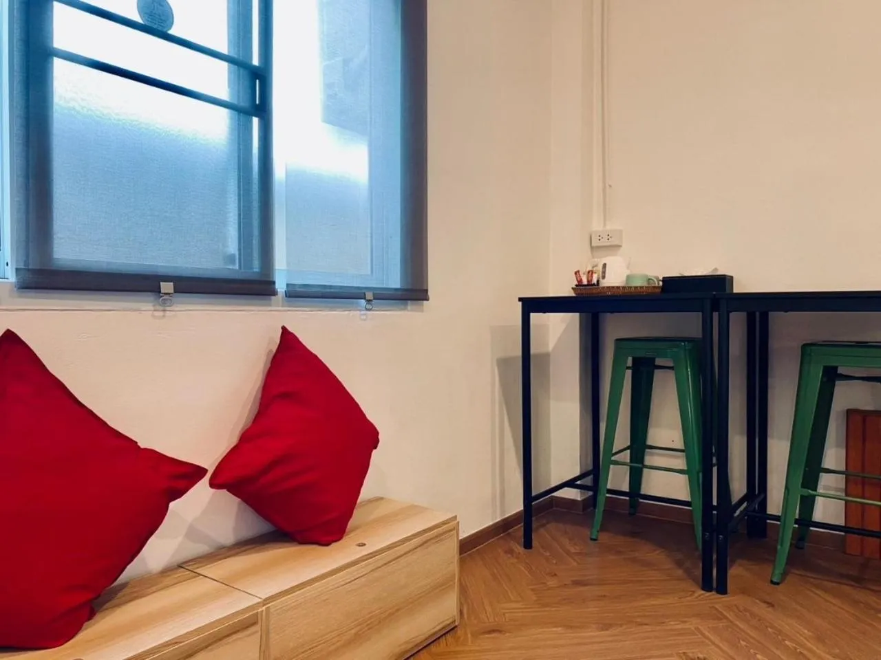 Seating area in Sleepy Station Hostel