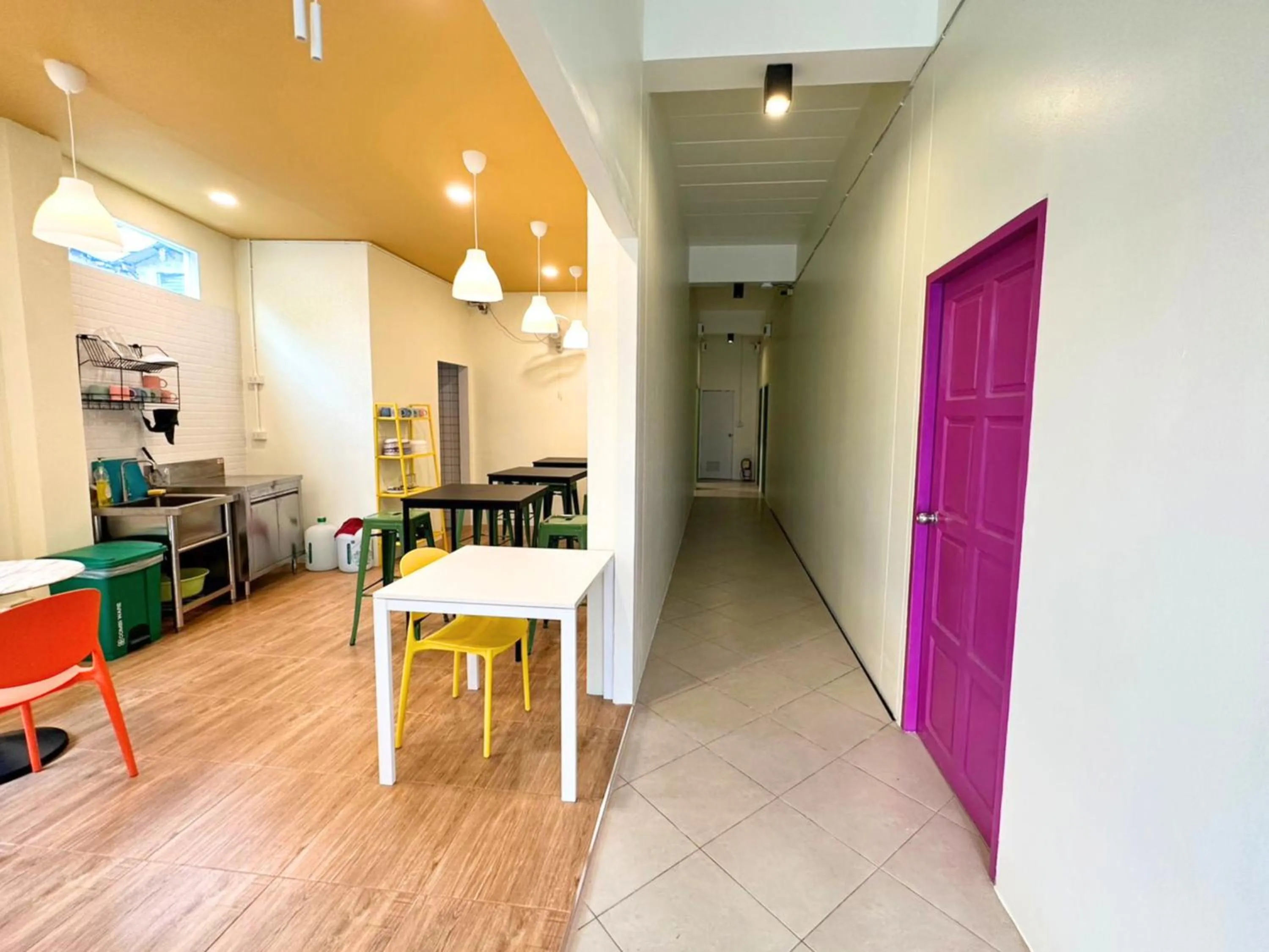 Seating area in Sleepy Station Hostel