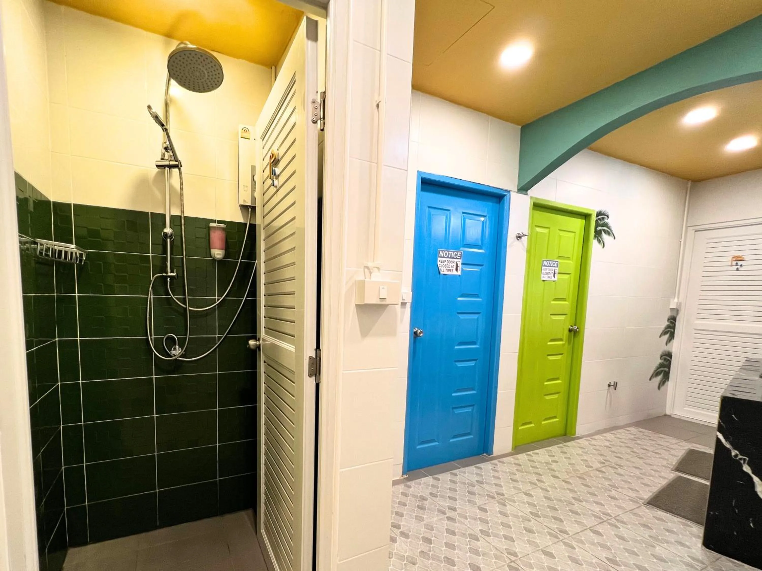 Shower in Sleepy Station Hostel