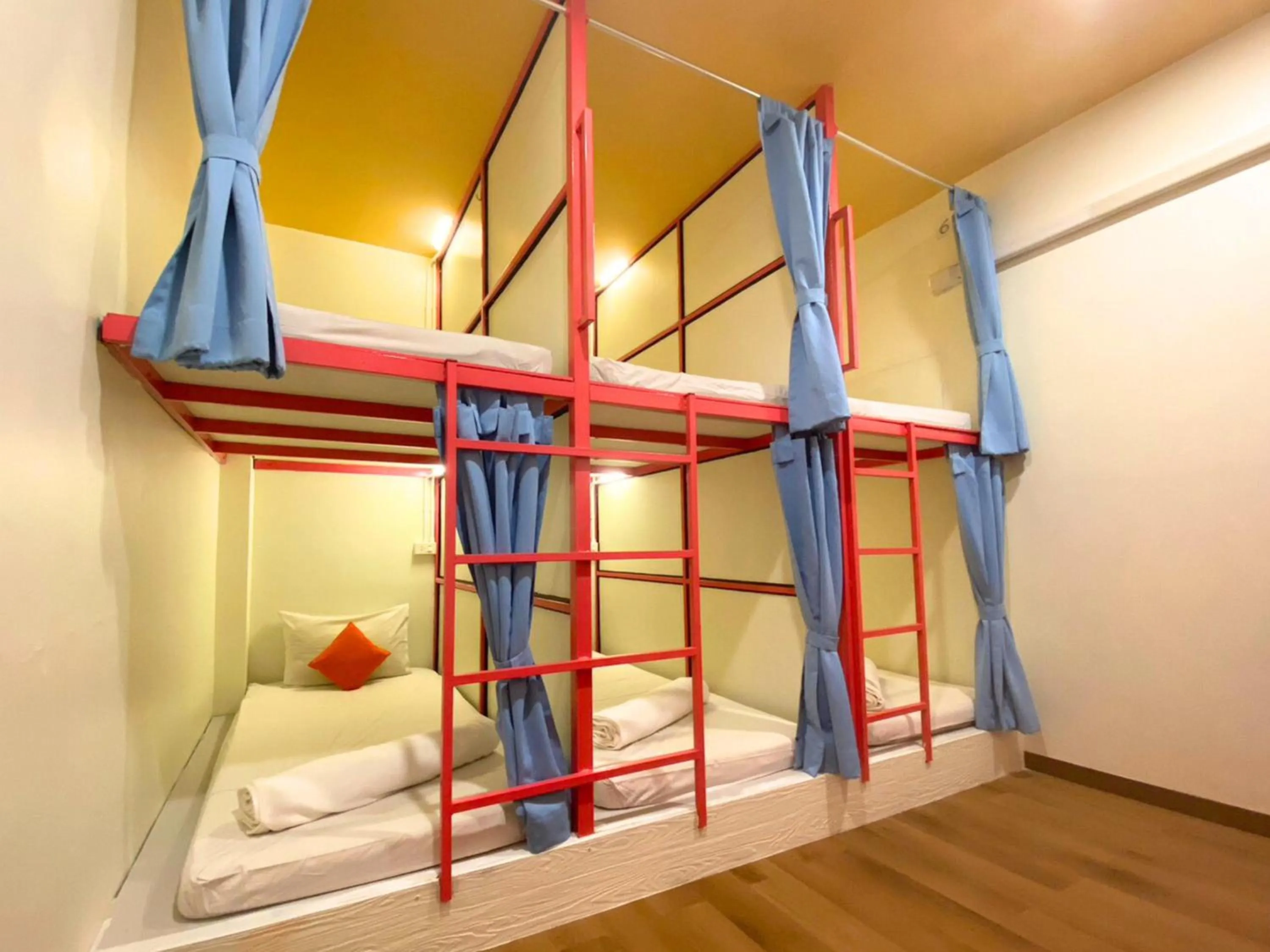 Photo of the whole room, Bed in Sleepy Station Hostel