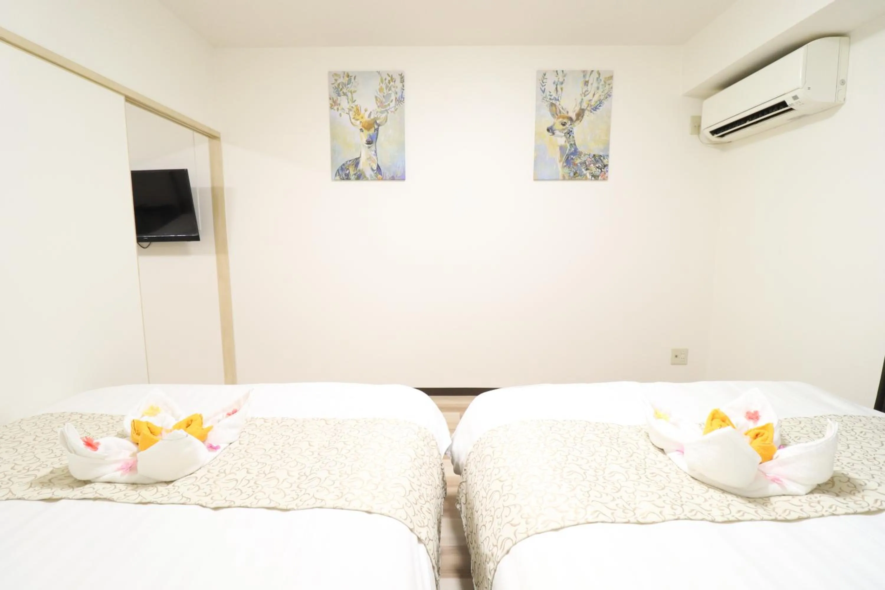 Bed in Court Saiwaicho