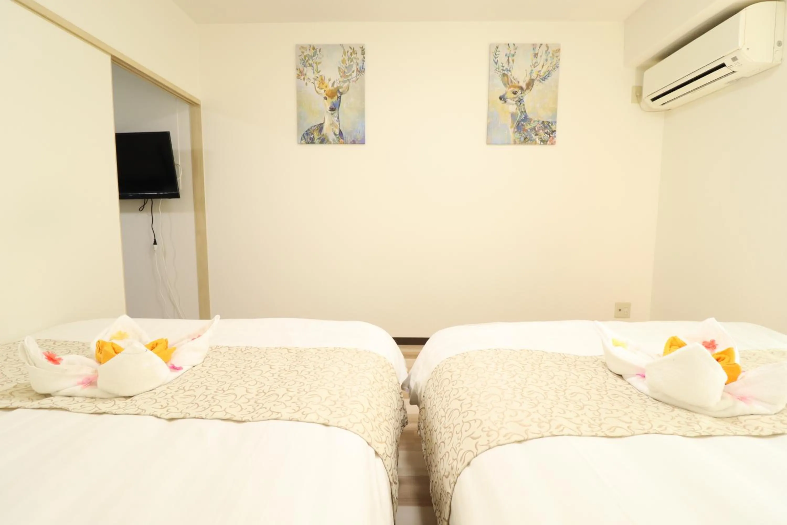 Bed in Court Saiwaicho