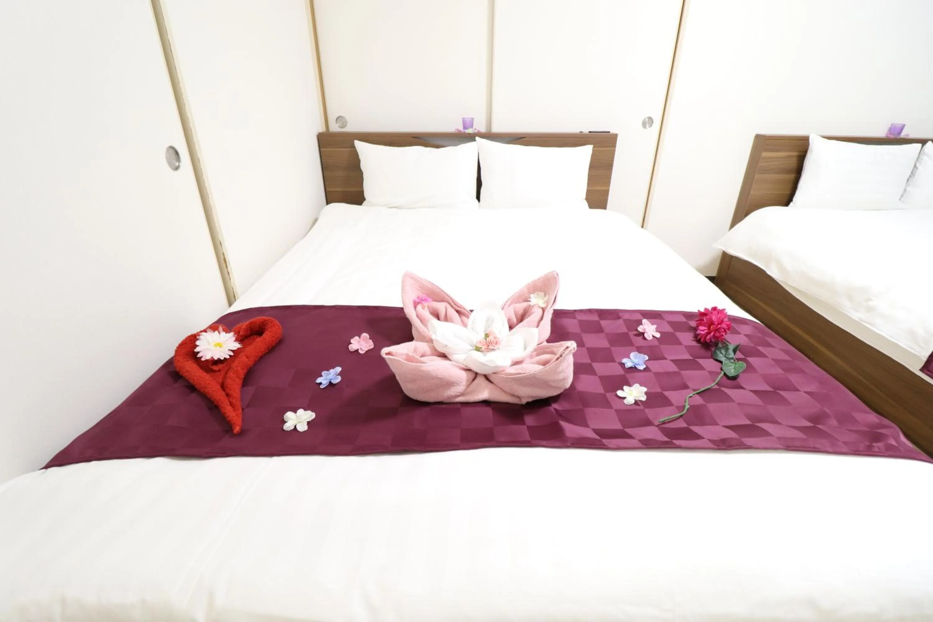 Bed in Court Saiwaicho