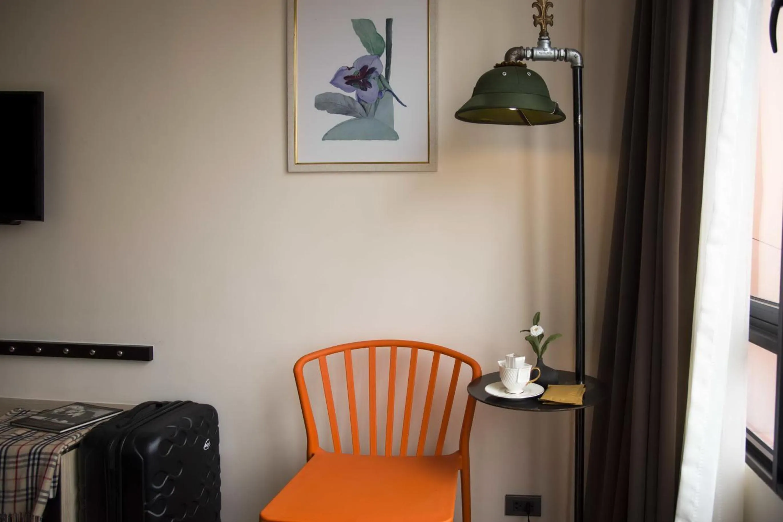 Bedroom in Dhevi Bangkok Hotel