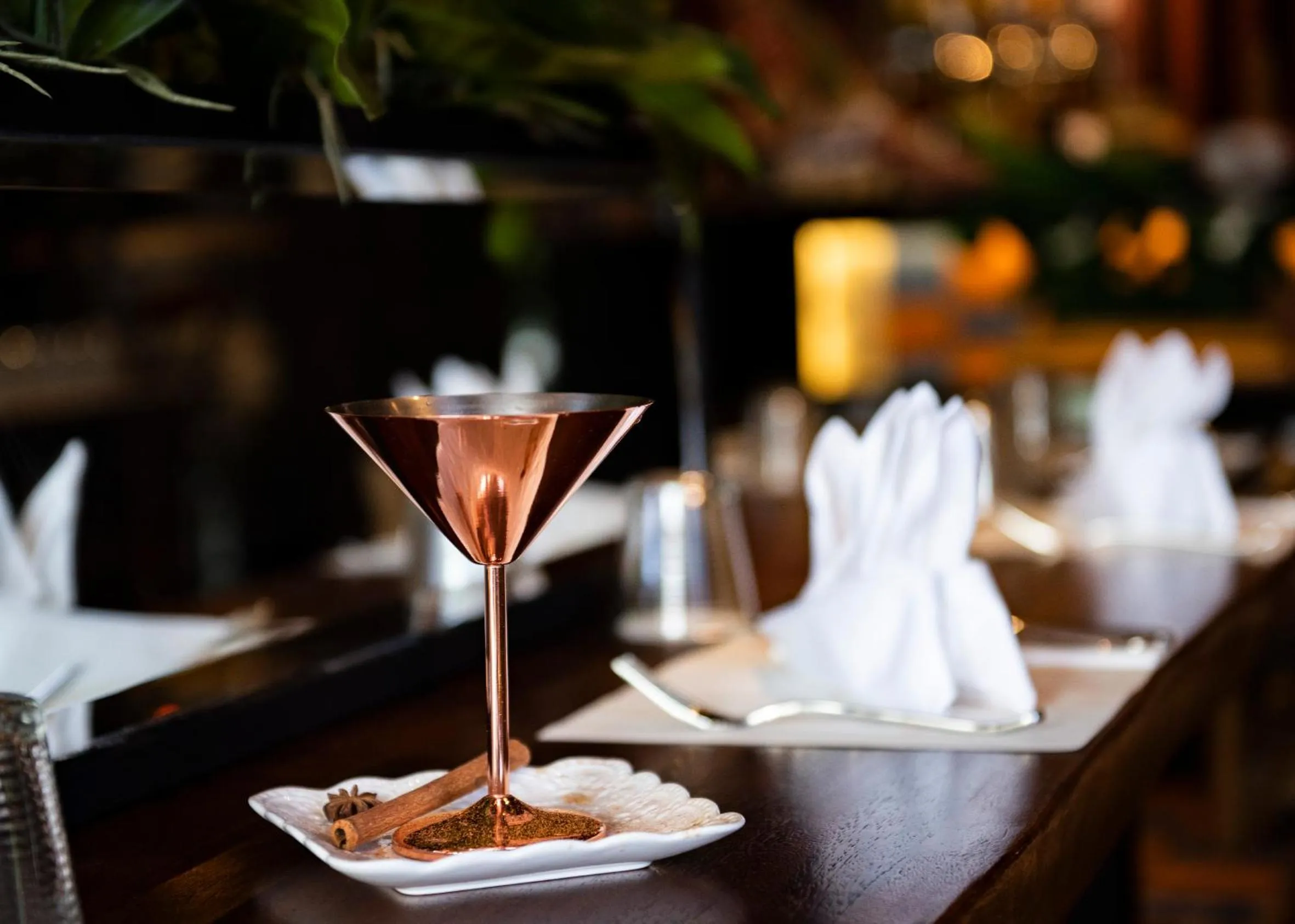 Restaurant/places to eat in Dhevi Bangkok Hotel