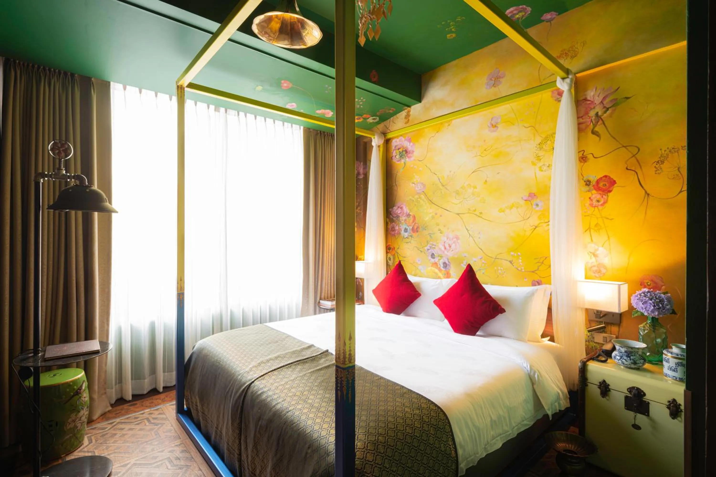 Bedroom, Bed in Dhevi Bangkok Hotel