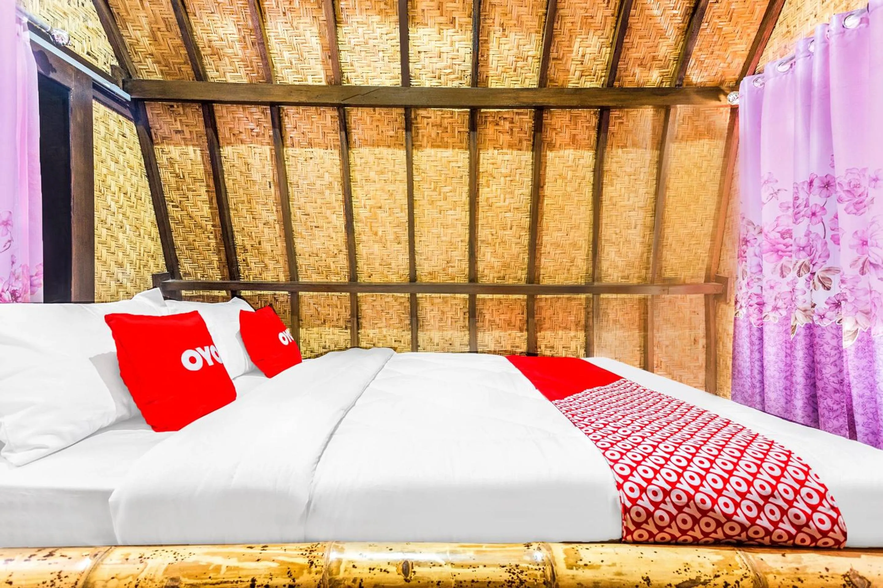 Bedroom, Bed in Hotel O Telone Bungalow