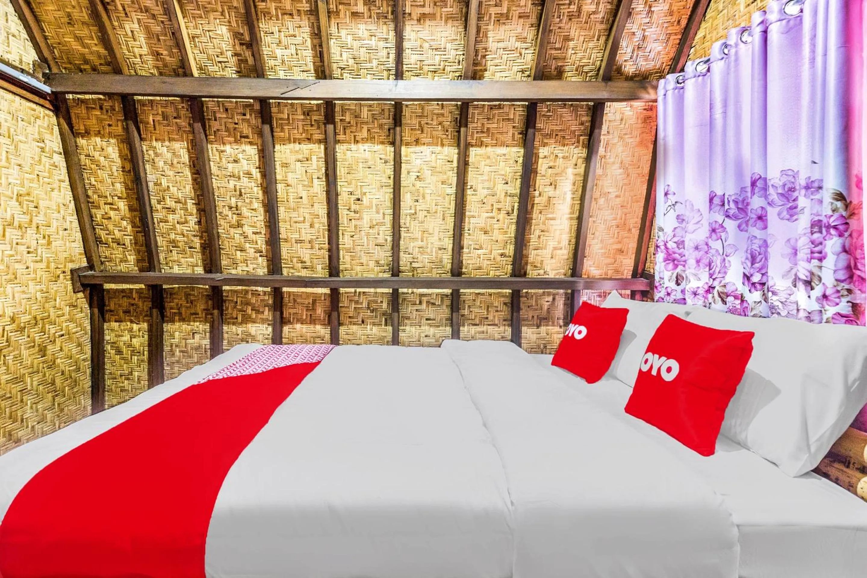 Bedroom, Bed in Hotel O Telone Bungalow