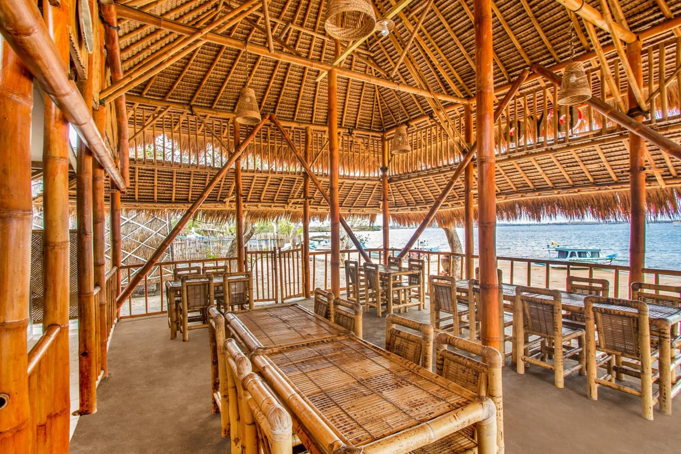 Restaurant/places to eat in Hotel O Telone Bungalow