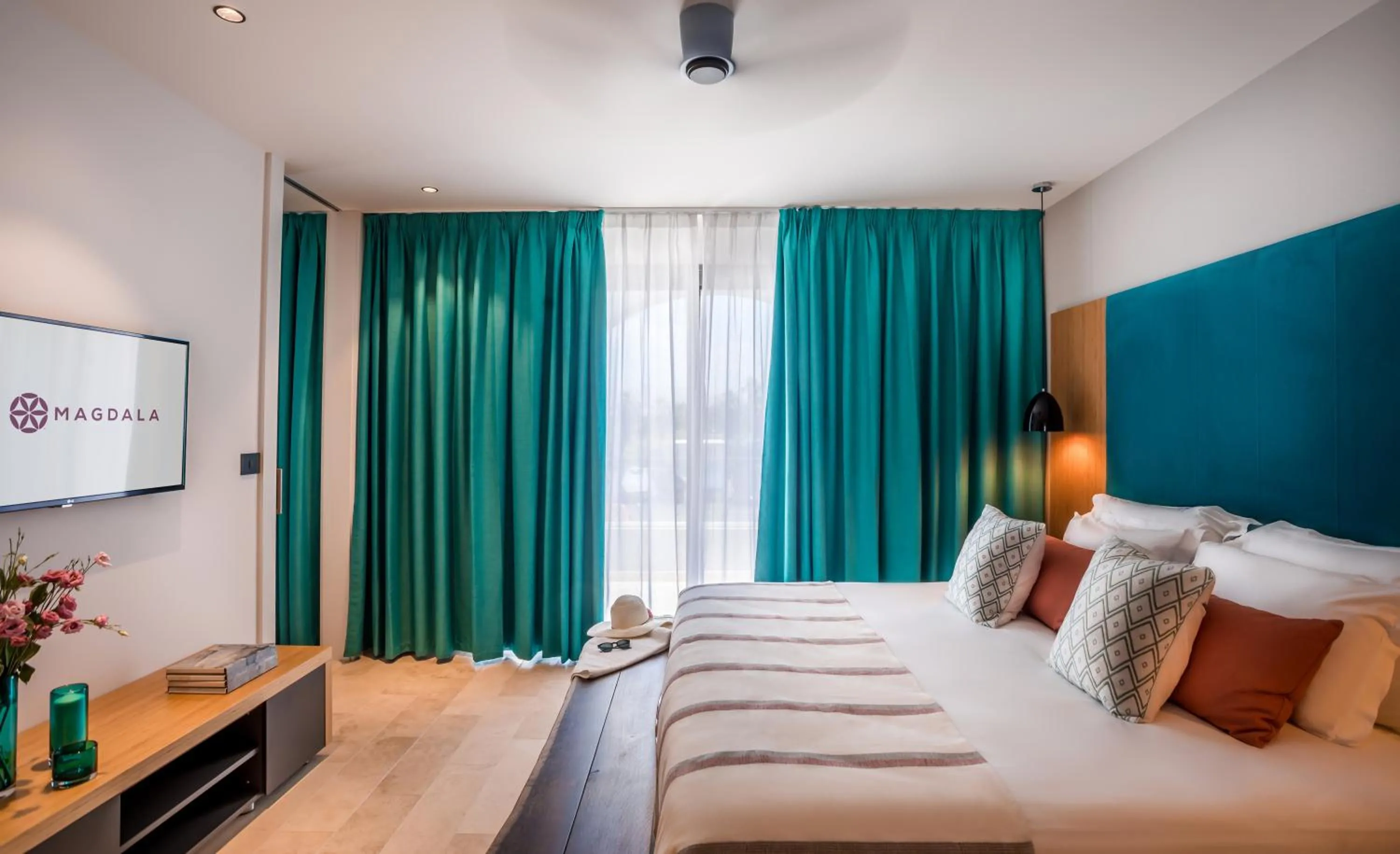 Bedroom, Bed in Magdala Hotel