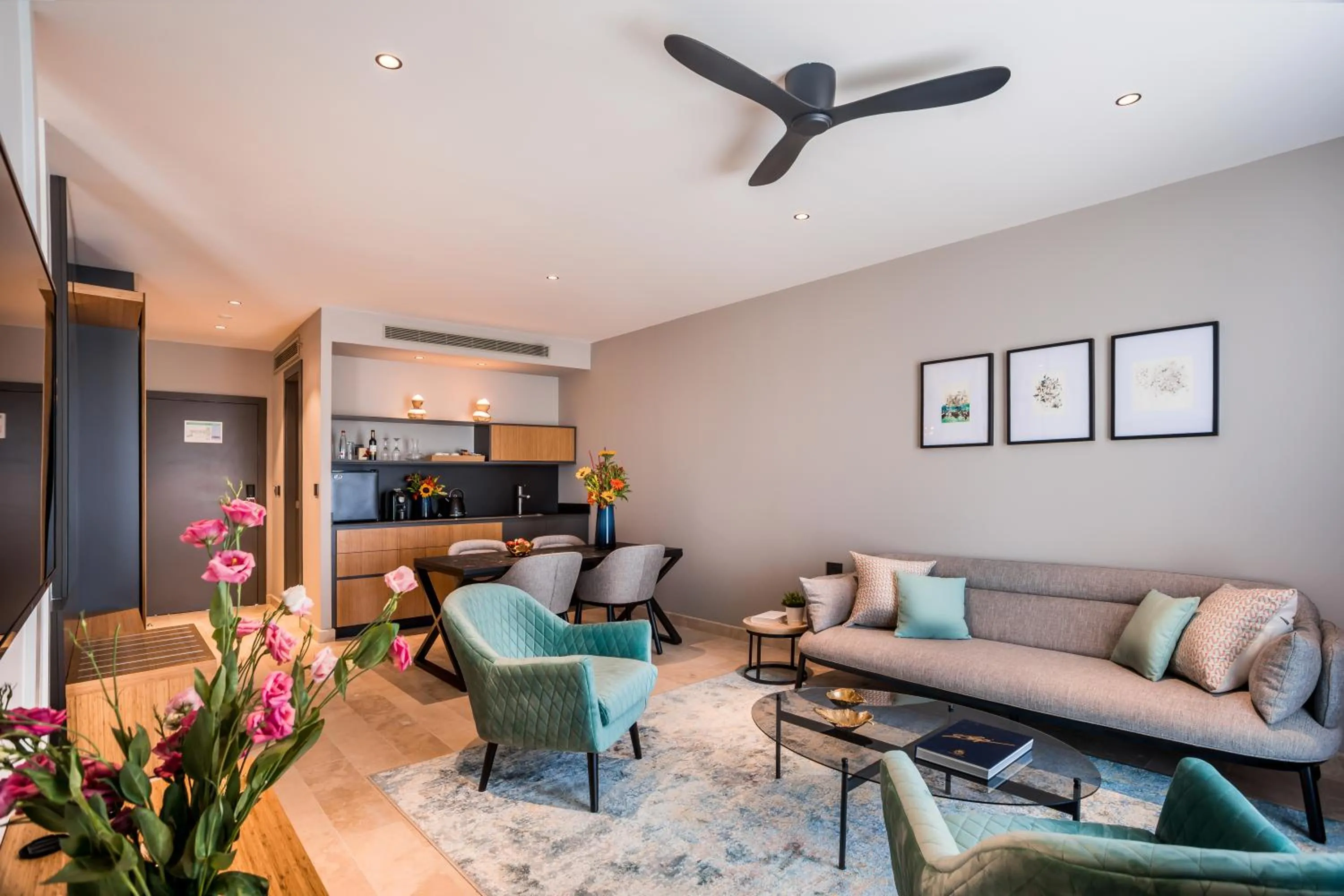 Living room in Magdala Hotel