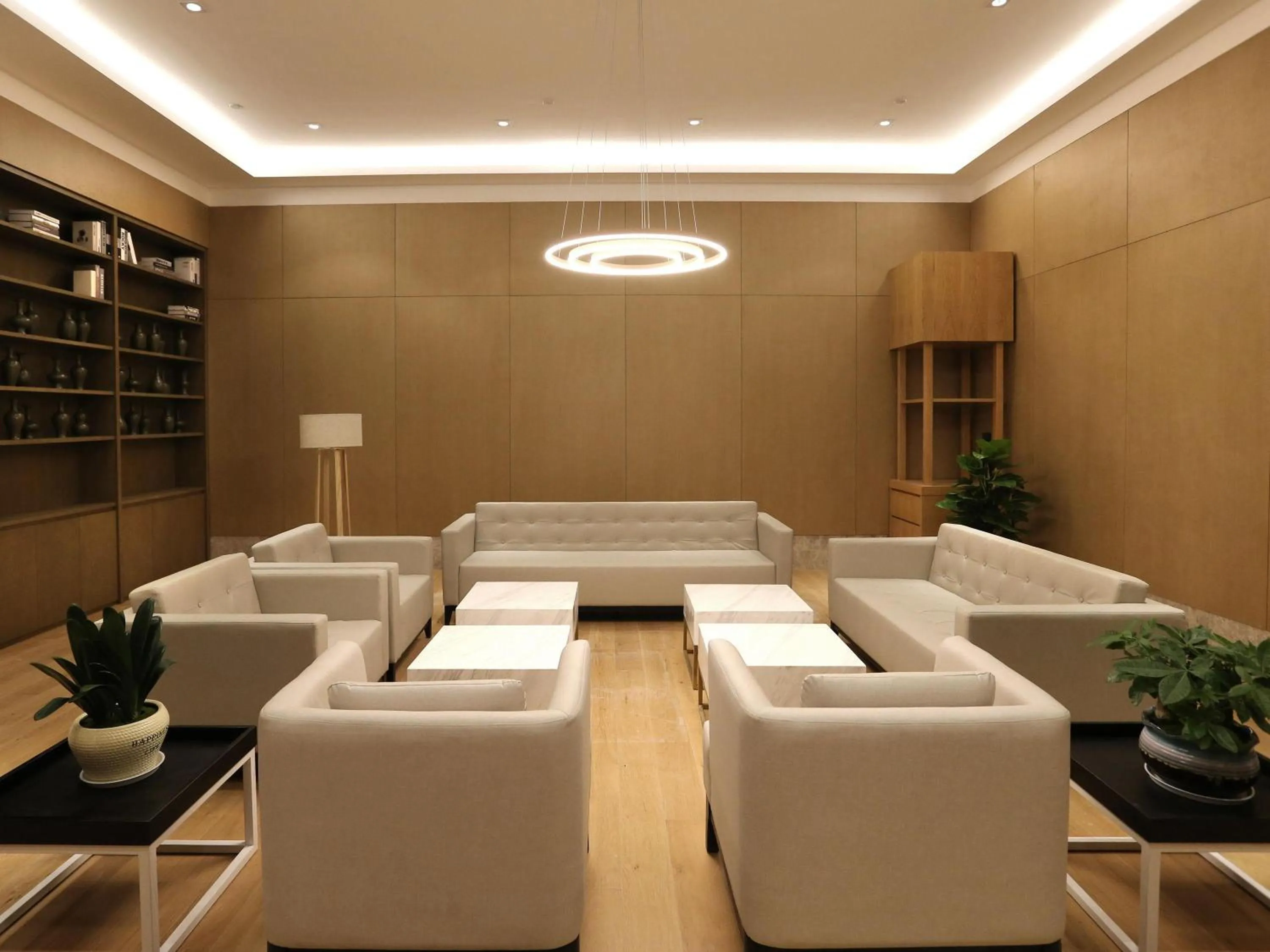 Meeting/conference room in Novotel Deqing Moganshan