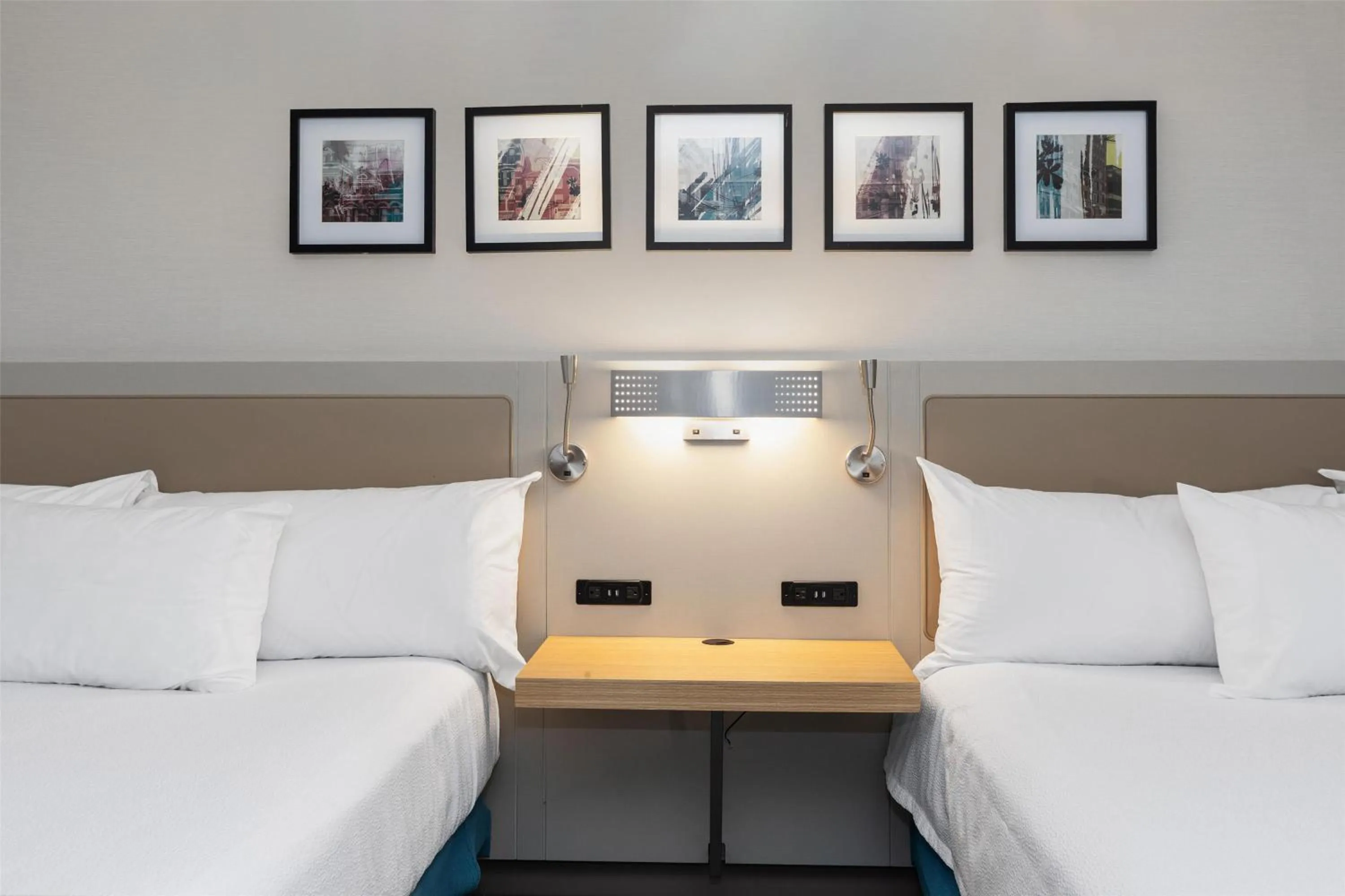 Bed in Hilton Garden Inn Auburn