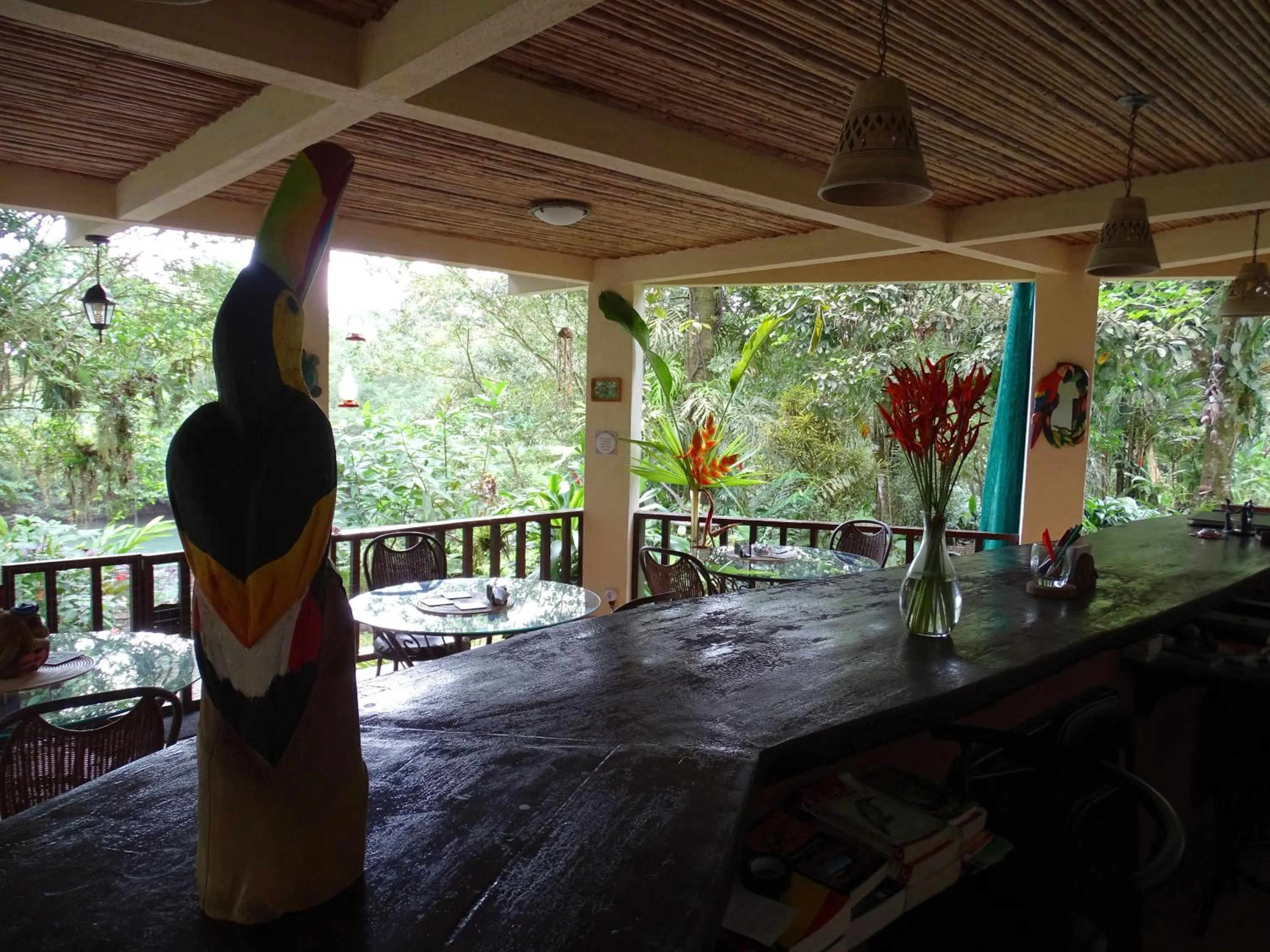 Restaurant/places to eat in Heliconia Island