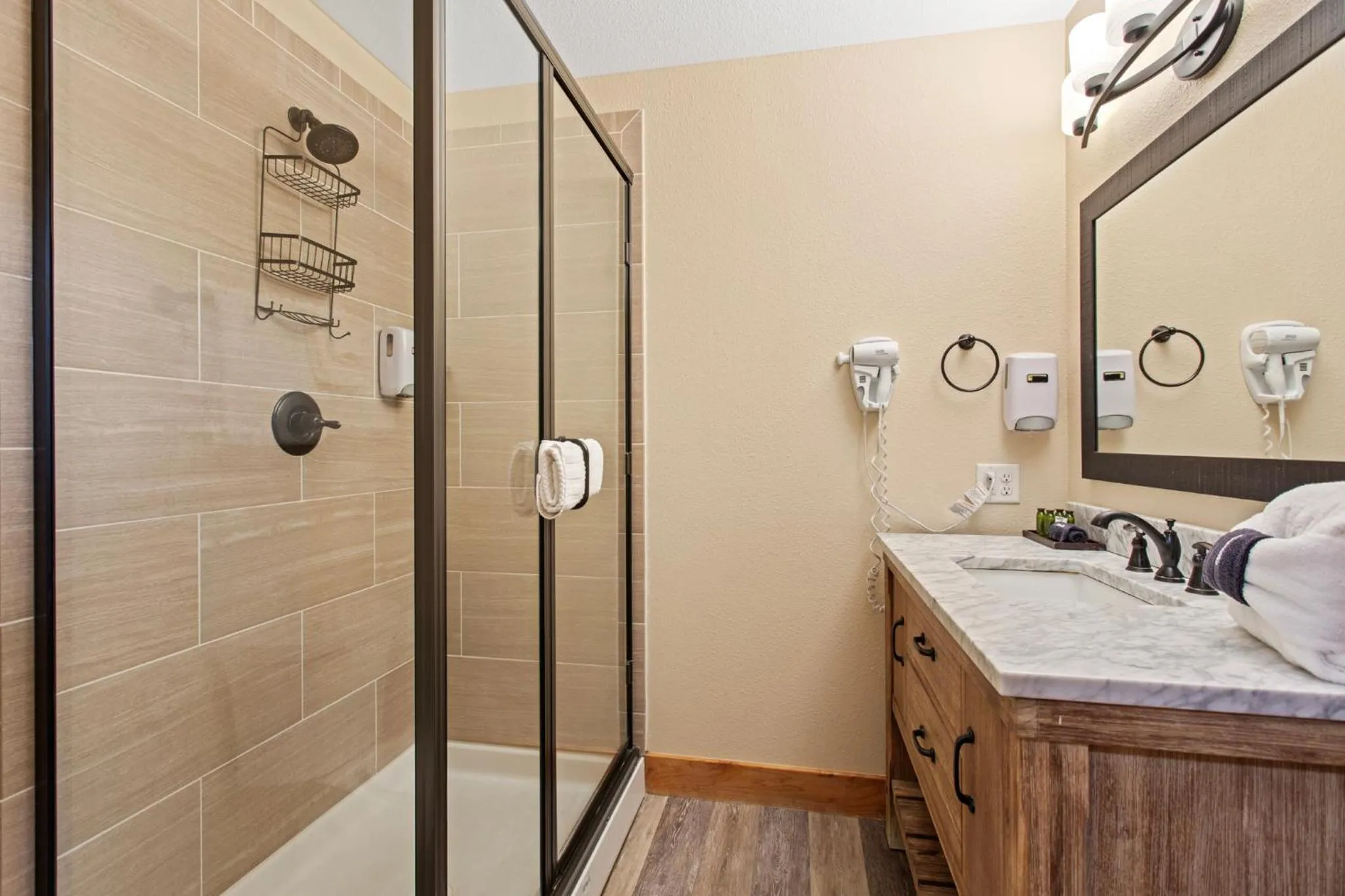 Coyote Mountain Lodge