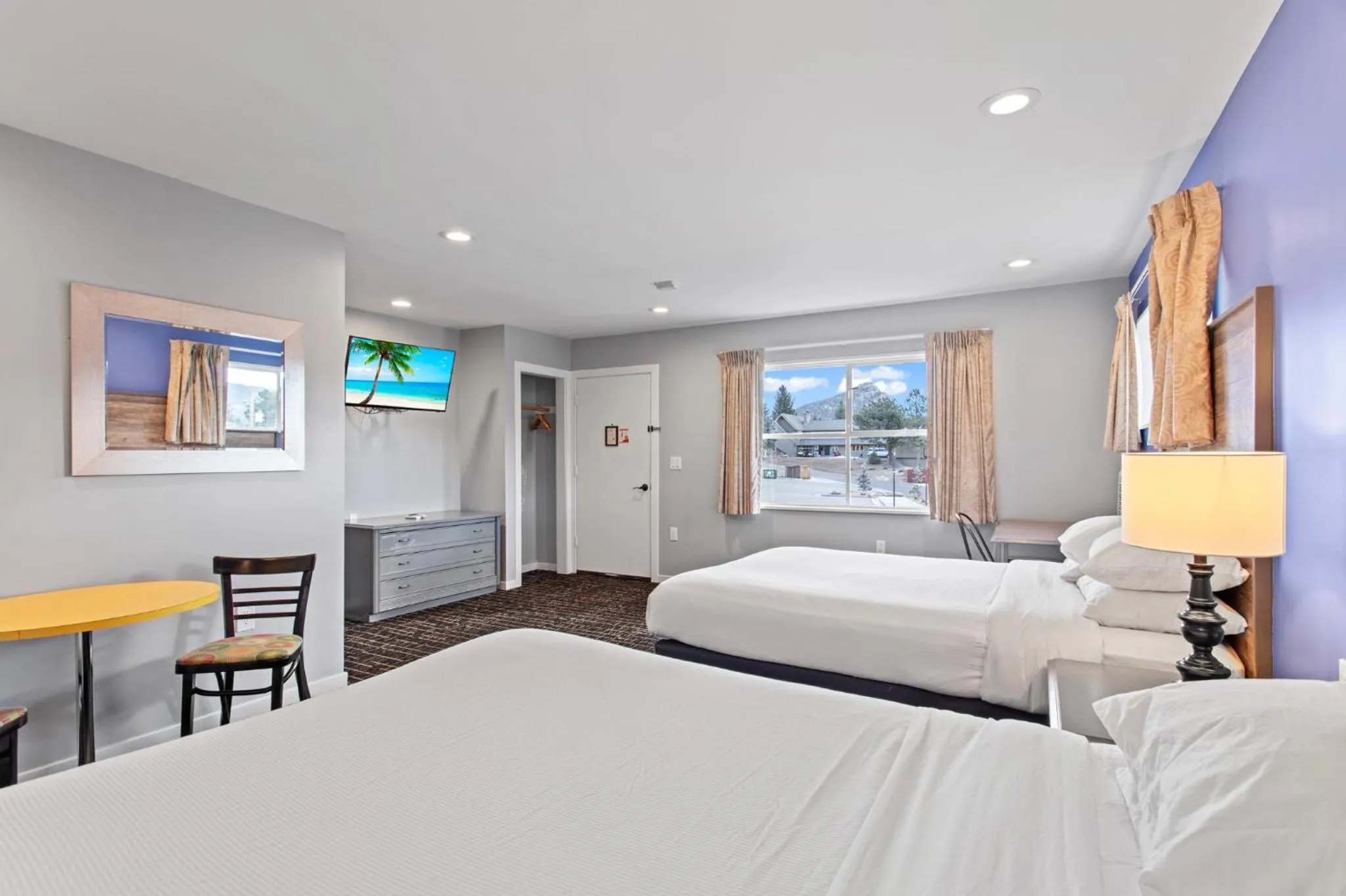 Bed in Coyote Mountain Lodge